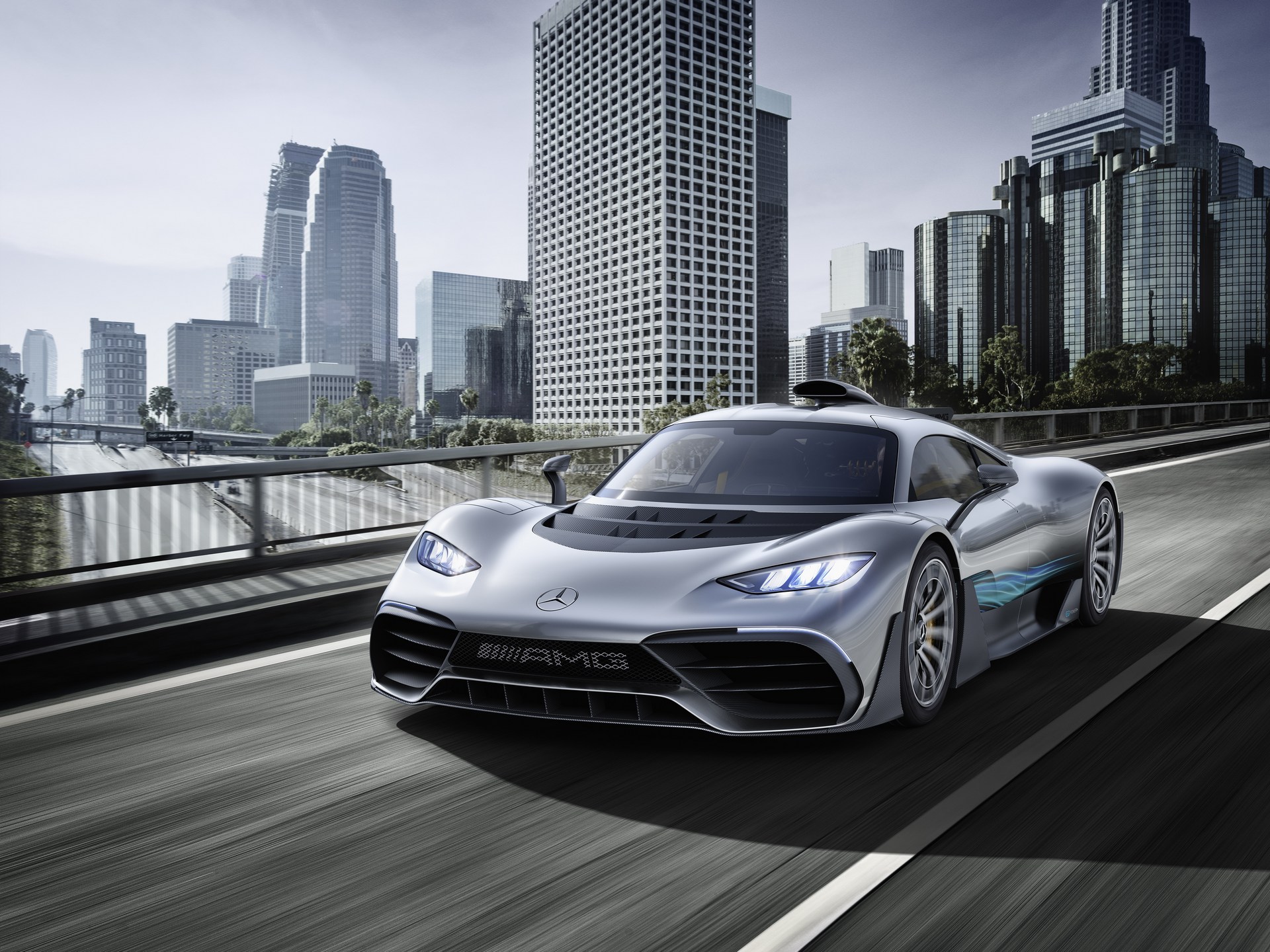 Weltpremiere Showcar Mercedes-AMG Project ONE: Mercedes-AMG bringt Formel 1-Technologie für die Straße Cigarette Racing’s Latest Boat Draws Inspiration From The Mercedes-AMG Project One
