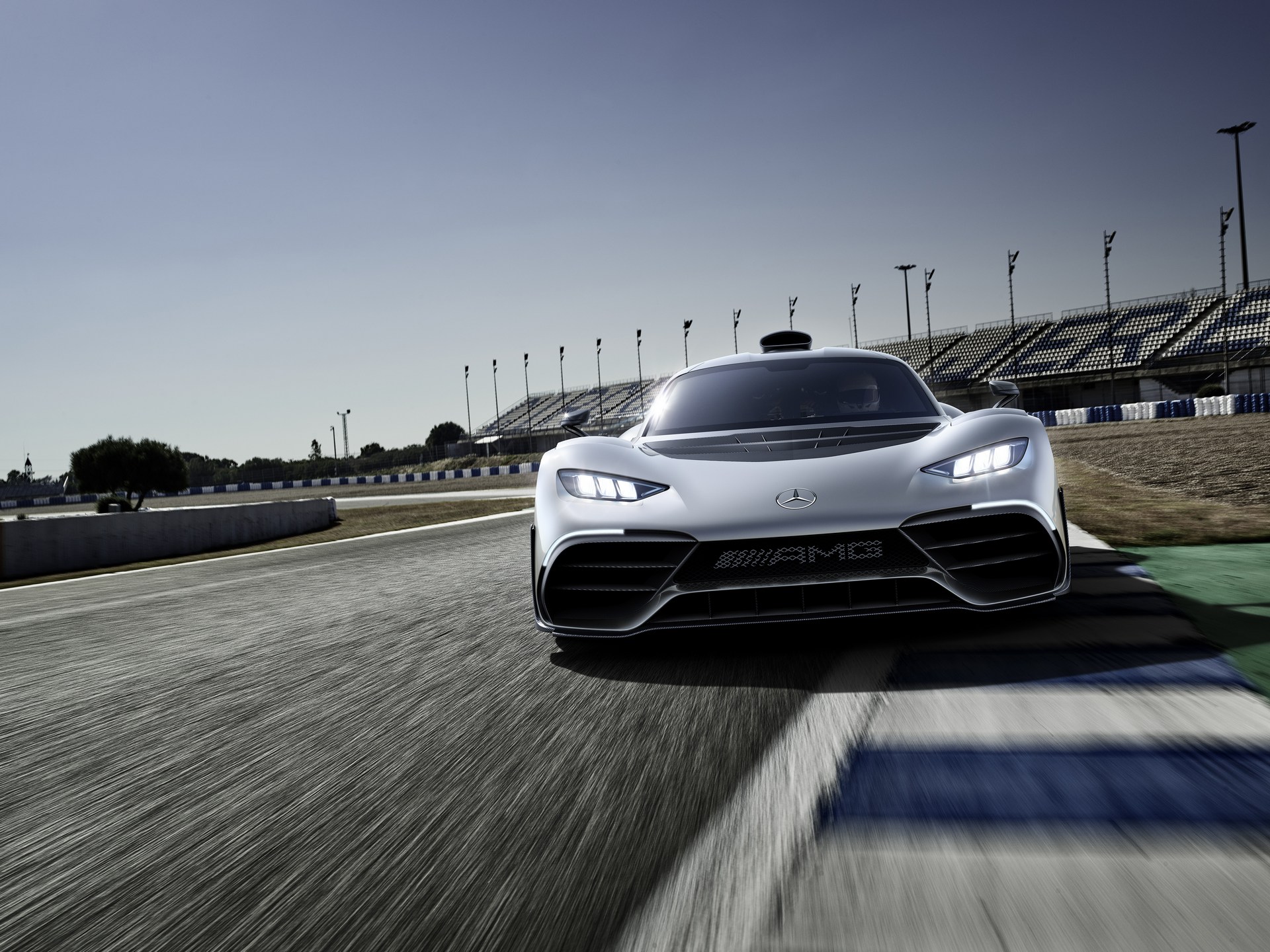 Weltpremiere Showcar Mercedes-AMG Project ONE: Mercedes-AMG bringt Formel 1-Technologie für die Straße Cigarette Racing’s Latest Boat Draws Inspiration From The Mercedes-AMG Project One