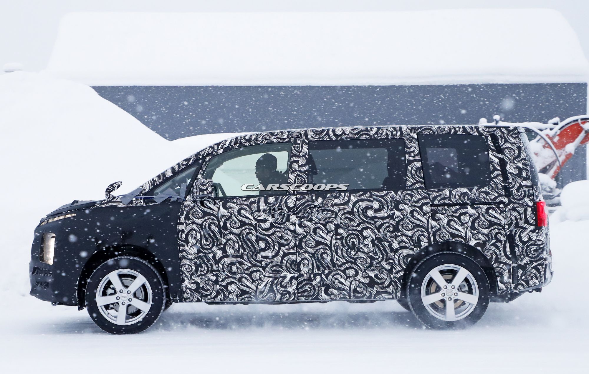 Mitsubishi-Delica-5 2019 Mitsubishi Delica Is A Minivan Crossover Based On The Outlander