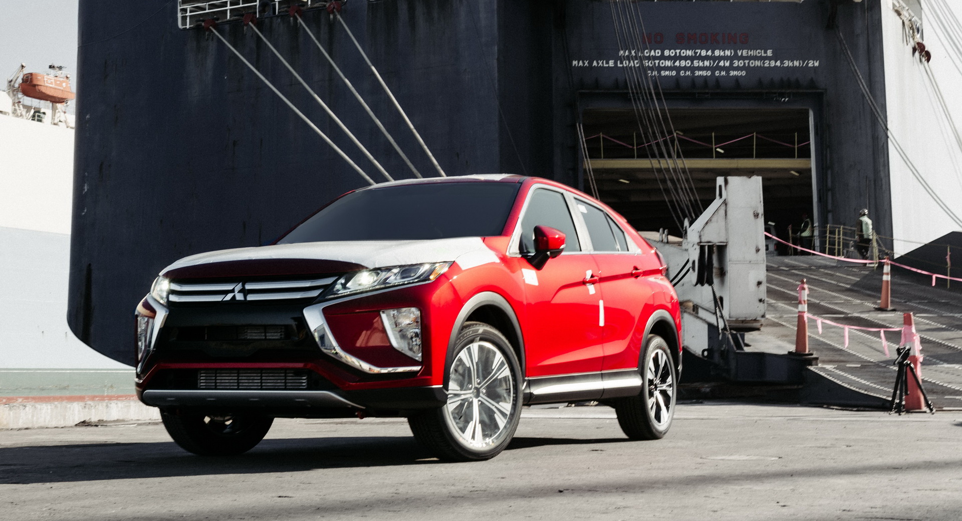 2018 Mitsubishi Eclipse Cross arrives in the United States First Batch Of 2018 Mitsubishi Eclipse Cross SUVs Arrives In The USA