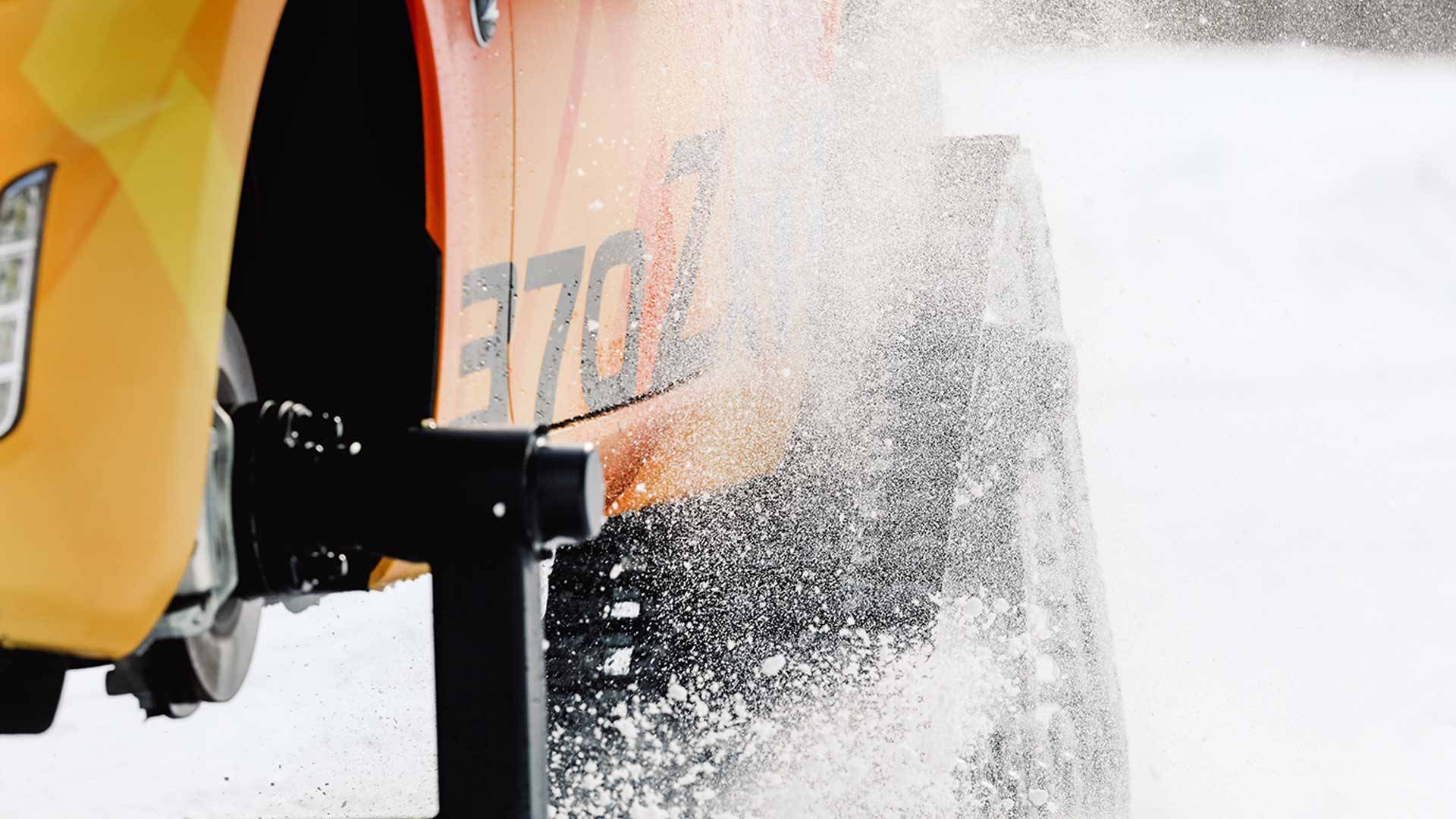 Nissan-370Zki-7 Nissan Turns The 370Z Into A Huge Snowmobile