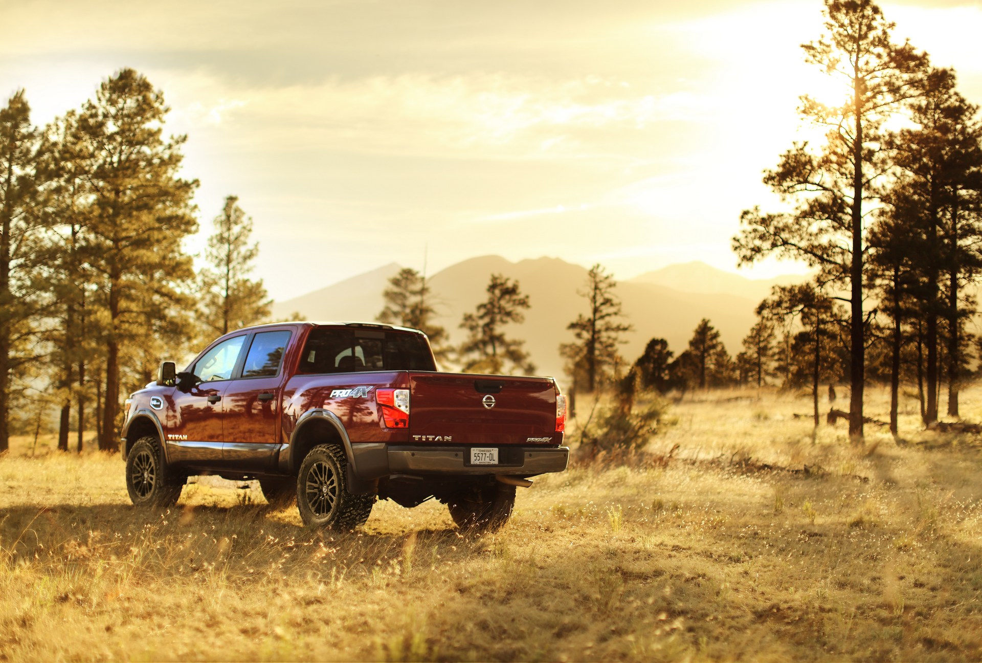 Nissan TITAN and TITAN XD now available with factory-authorized Nissan Lifts The Lid On Factory-Authorized Lifts Kits For The Titan