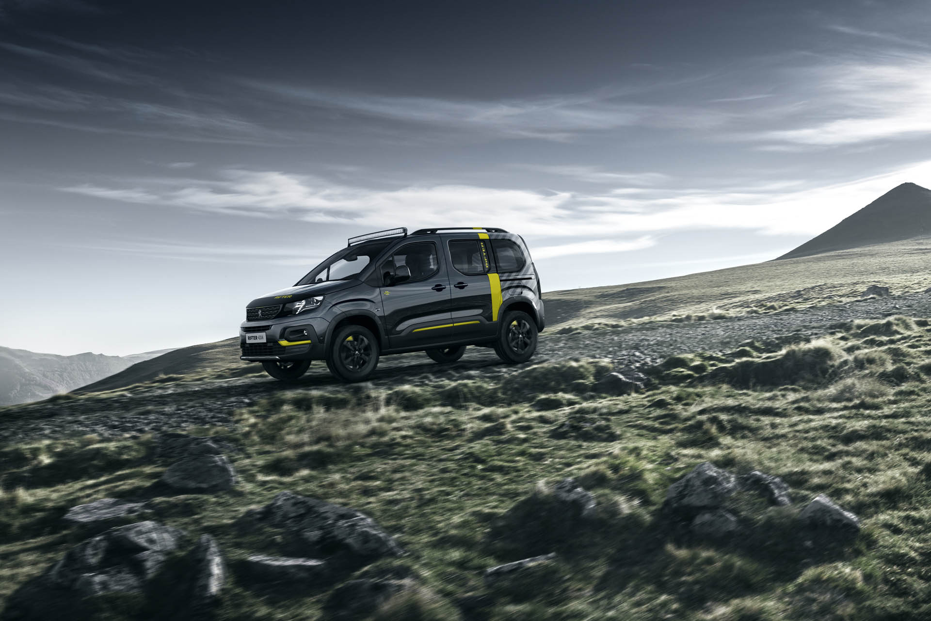 PEUGEOT_RIFTER4X4_1802PB_104 copy Peugeot Rifter 4×4 Concept Takes The French Van Off The Beaten Path | Geneva Images