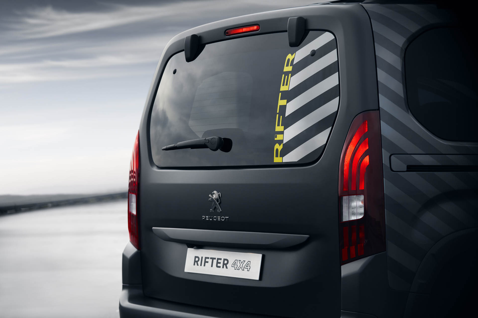 PEUGEOT_RIFTER4X4_1802STYP_205 copy Peugeot Rifter 4×4 Concept Takes The French Van Off The Beaten Path | Geneva Images