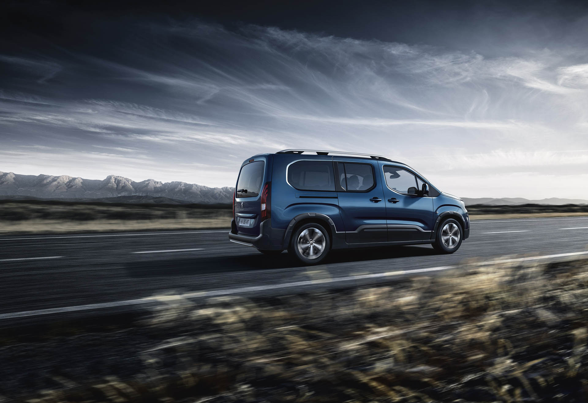 PEUGEOT_RIFTER_1802STYP005 copy Peugeot Rifter Forms New Partnership To Replace Tepee Van