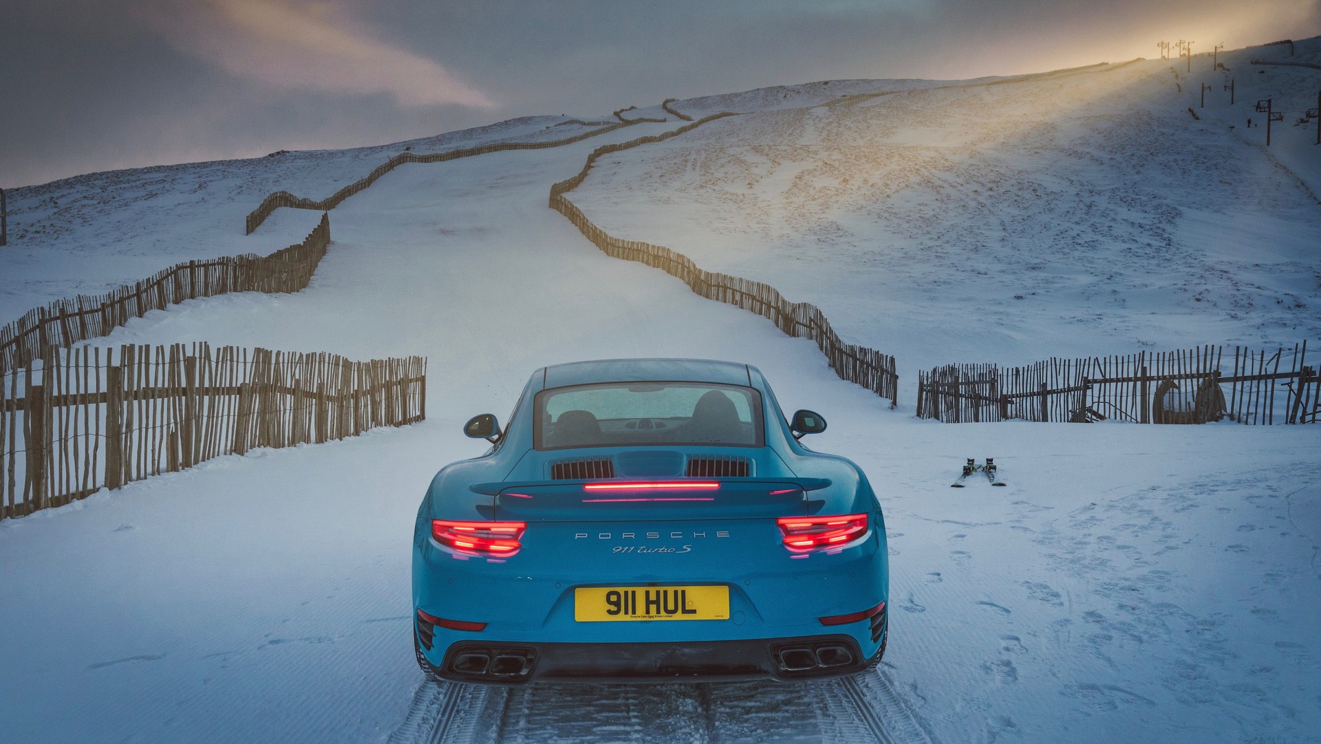 Porsche-911-Turbo-S-7 Who Needs A Ski Lift When You Have A Porsche 911 Turbo S?