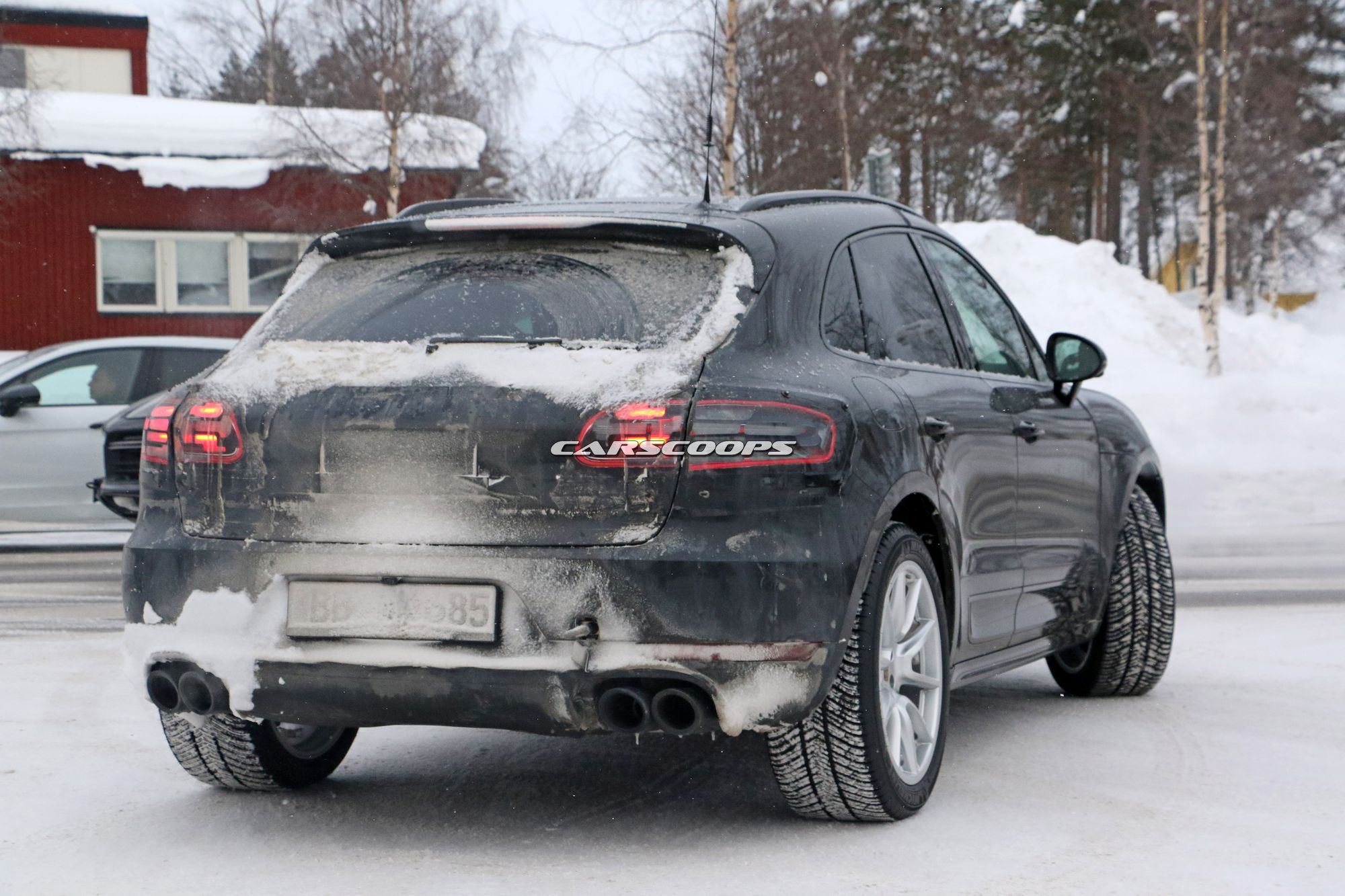 Porsche-Macan-Facelift-Spy-Shots-7 2019 Porsche Macan Getting New Skin For Sporty Soccer Moms