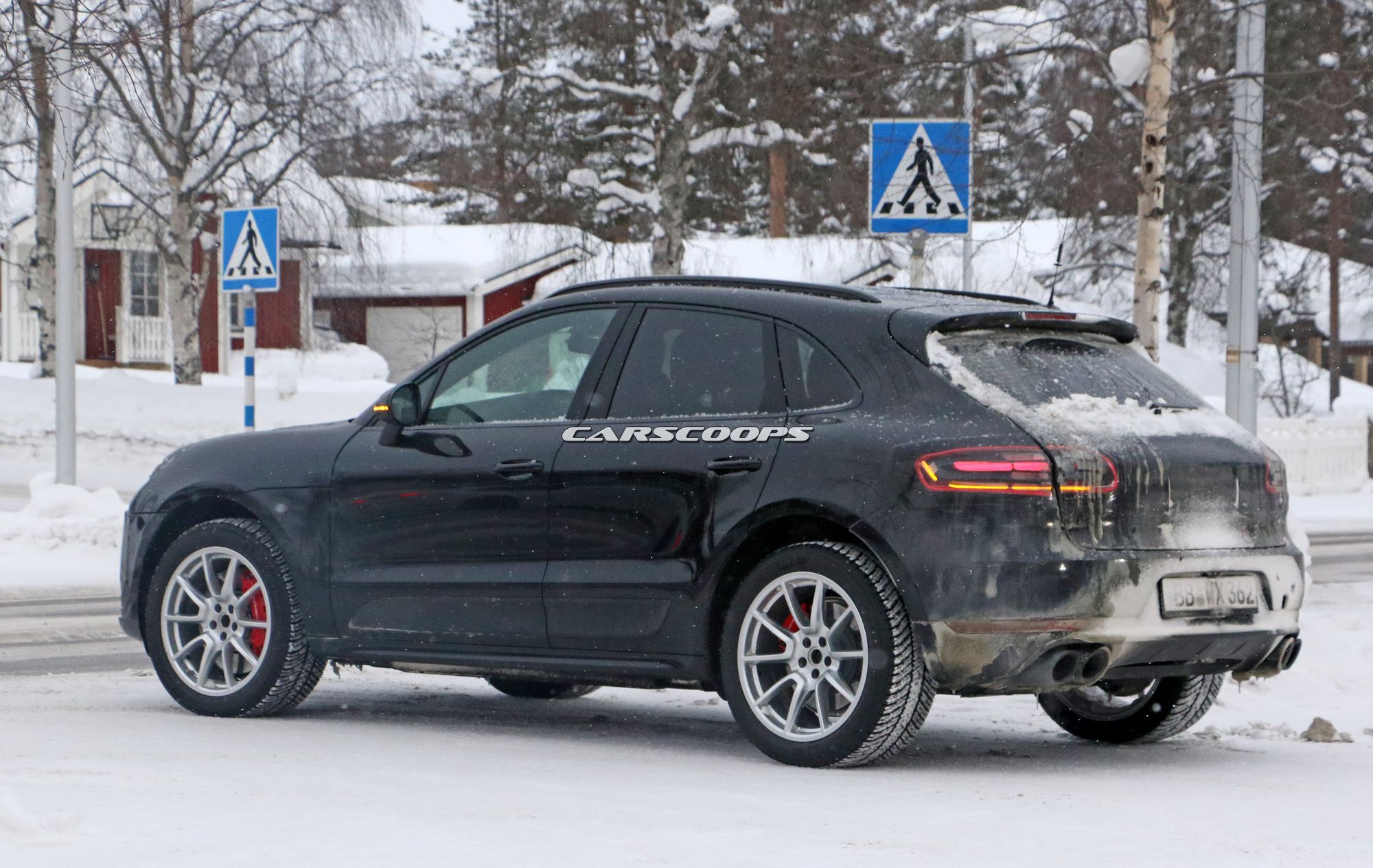 Porsche-Macan-Facelift-Spy-Shots-8 2019 Porsche Macan Getting New Skin For Sporty Soccer Moms