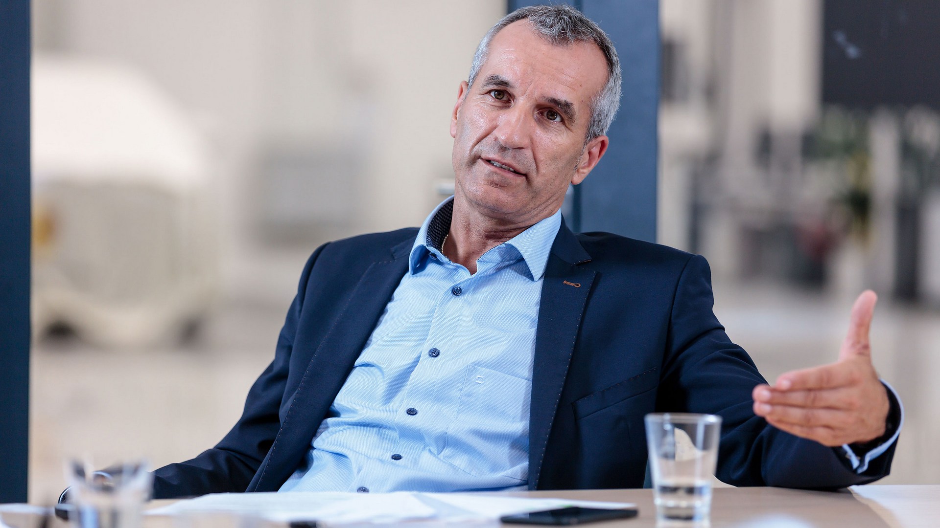 Porsche-Mission-E-1 Porsche Mission E Production Slated For 2019, Company Eyeing More Derivatives