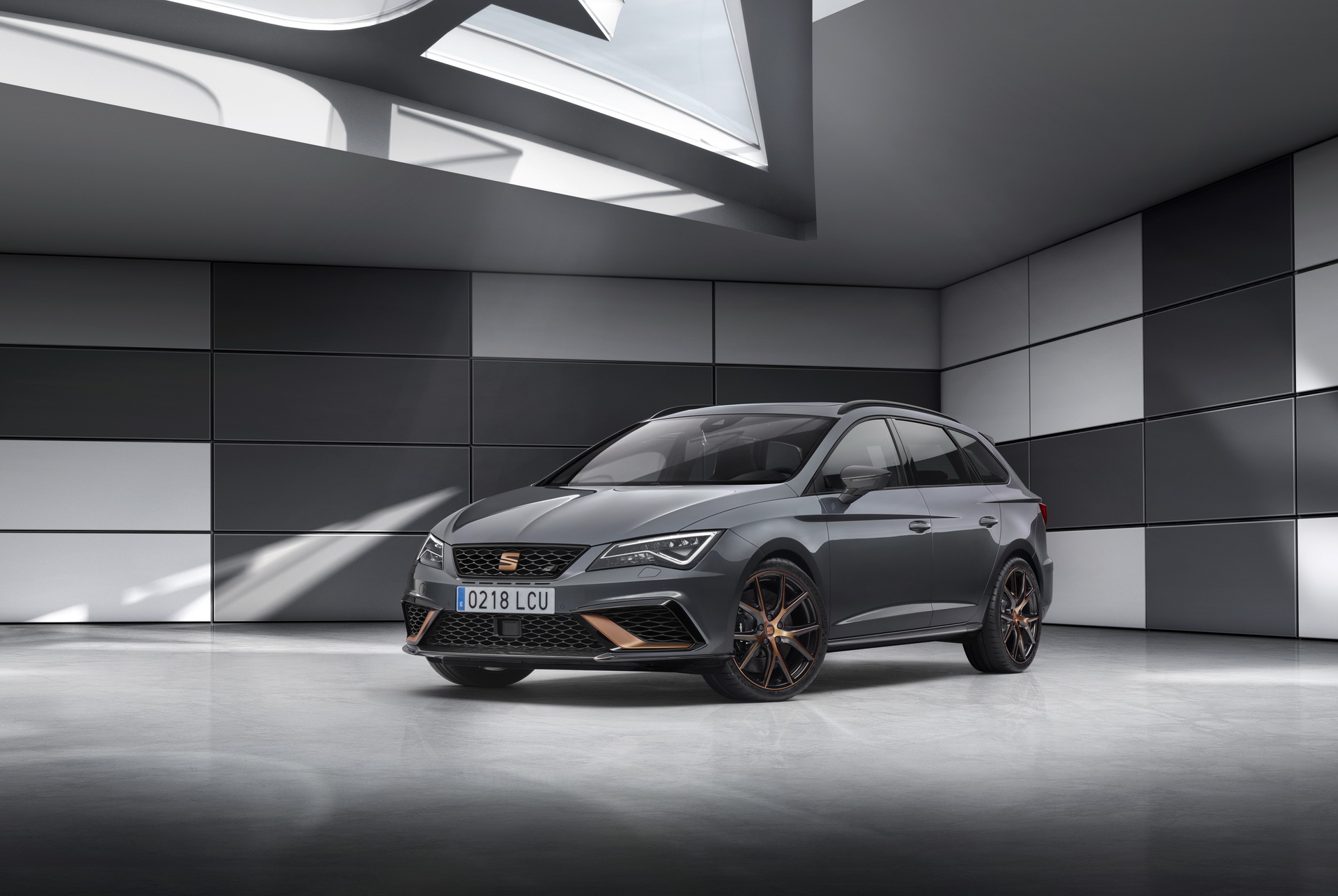 SEAT_LeonSTR_CUPRA_02 Seat Launches Cupra Brand With A 300PS Ateca SUV
