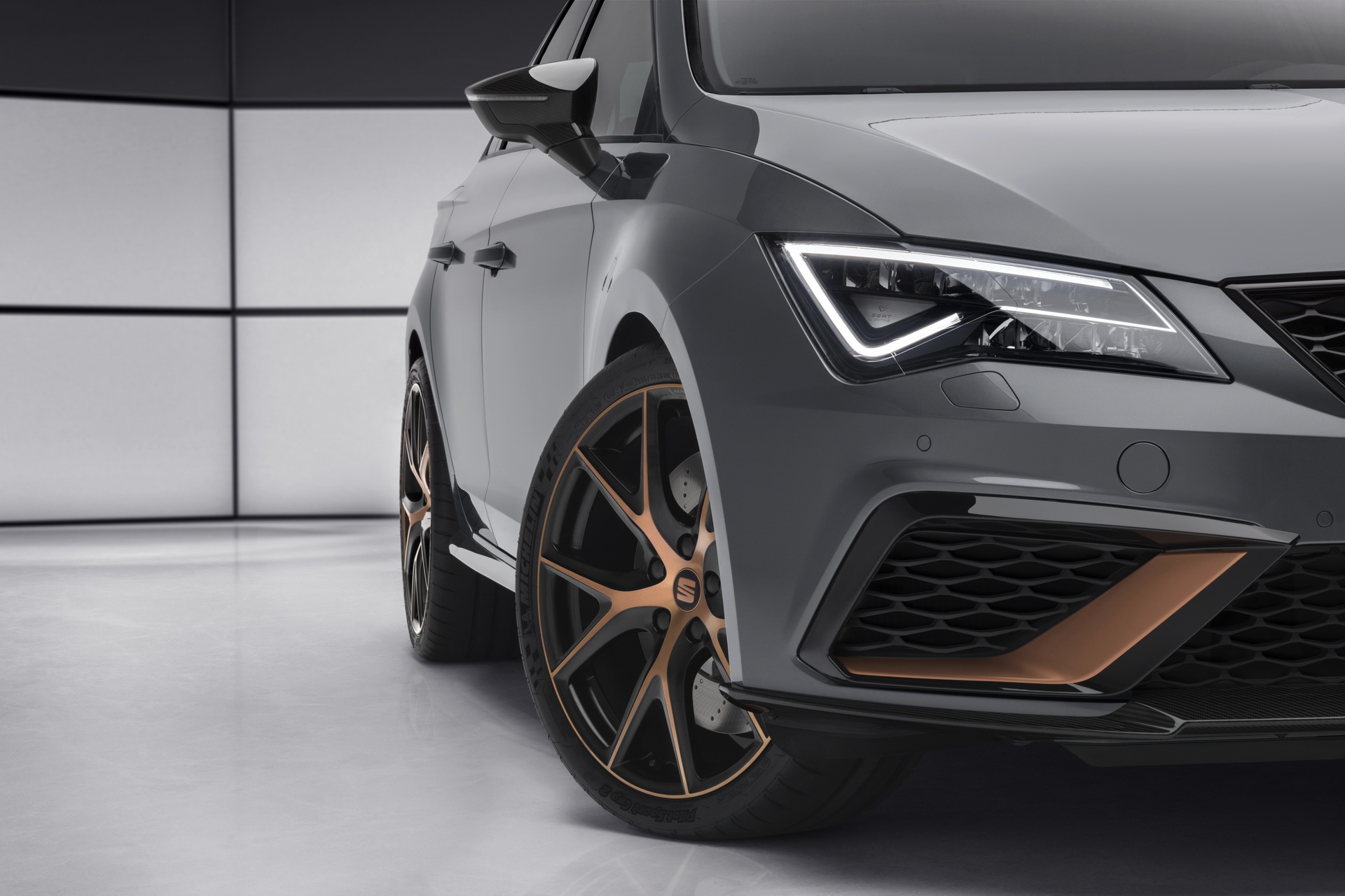 SEAT_LeonSTR_CUPRA_04 Seat Launches Cupra Brand With A 300PS Ateca SUV