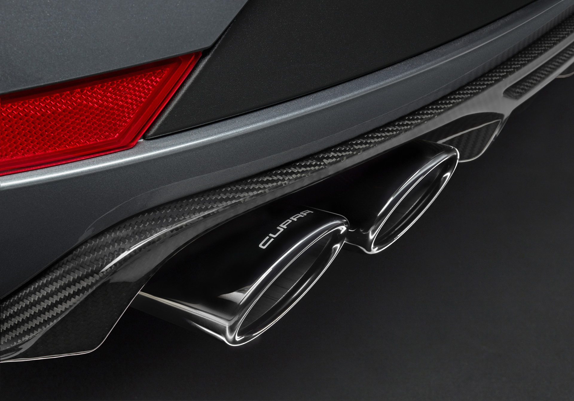 SEAT_LeonSTR_CUPRA_05 Seat Launches Cupra Brand With A 300PS Ateca SUV