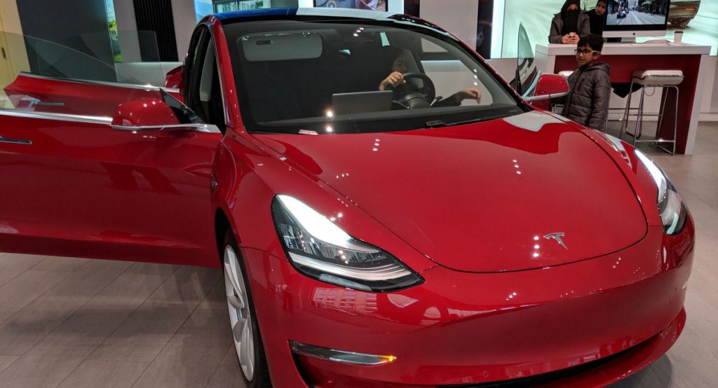  Tesla Model 3 Show Car Reveals Poor Quality Control Issues