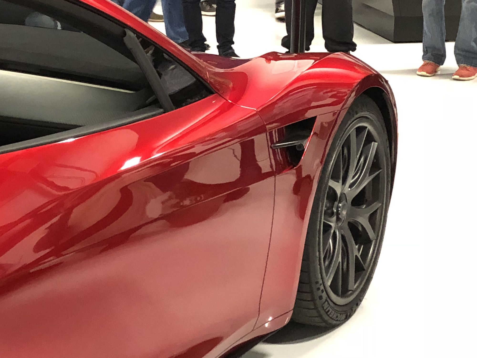 Tesla-Roadster-7 New Tesla Roadster Looks Simply Stunning Under The Right Light