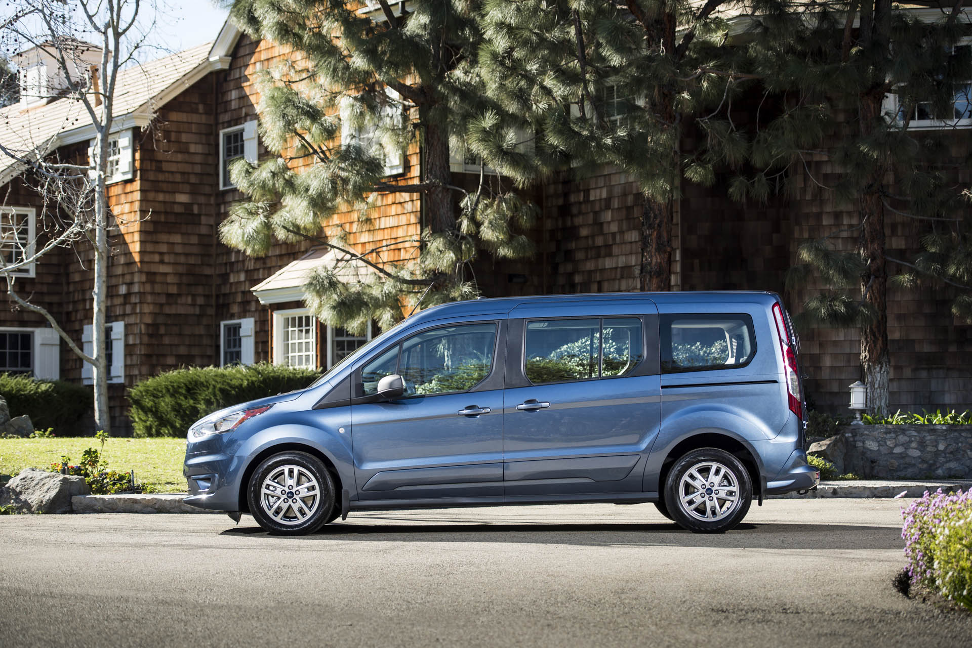 2019 Transit Connect Wagon Ford Rolls Out Updated Transit Connect Wagon In Chicago