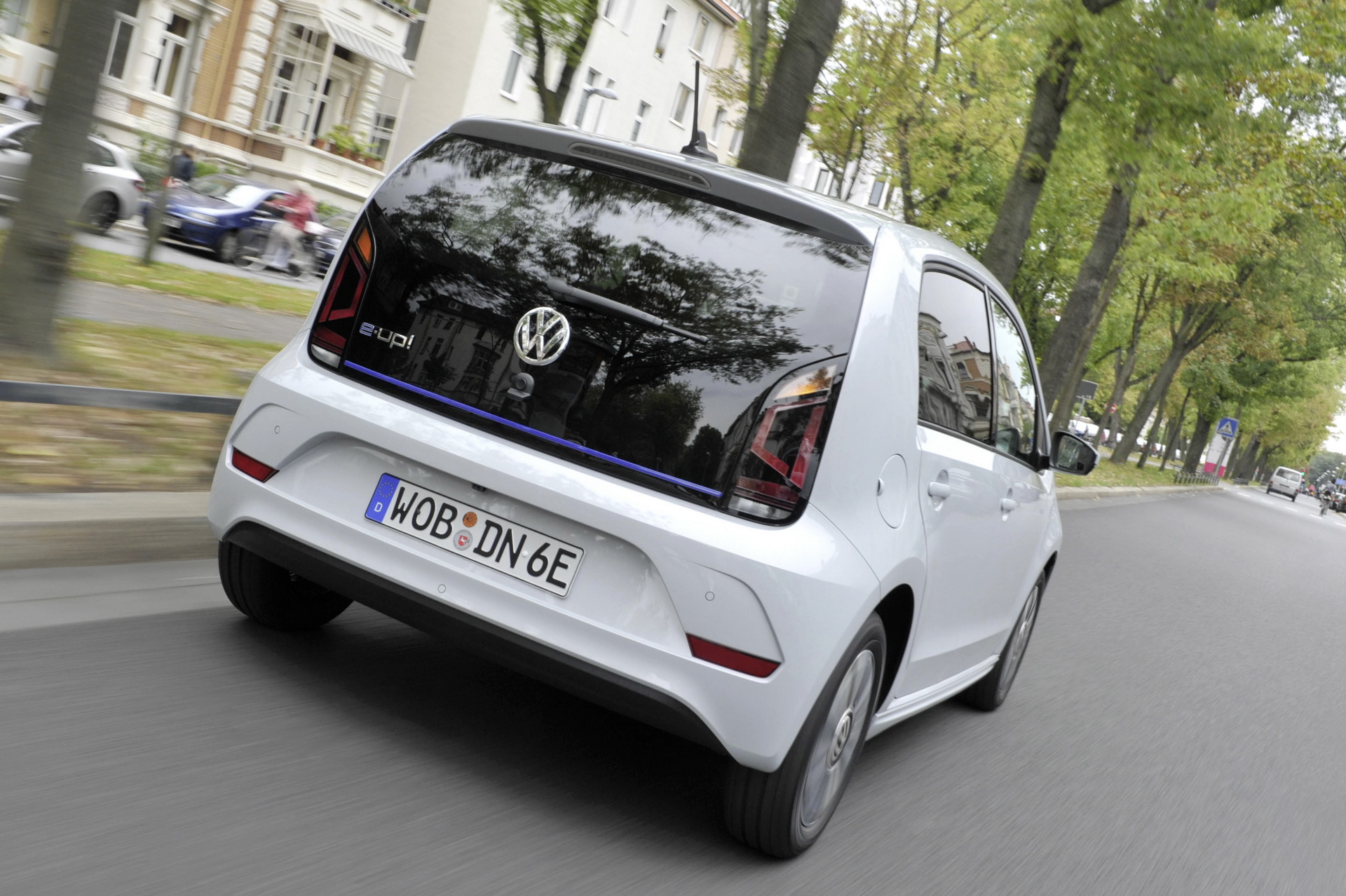 Der neue Volkswagen e-up! Electric Vehicles Revolution Is Forcing Slovakia’s Car Plants To Adapt