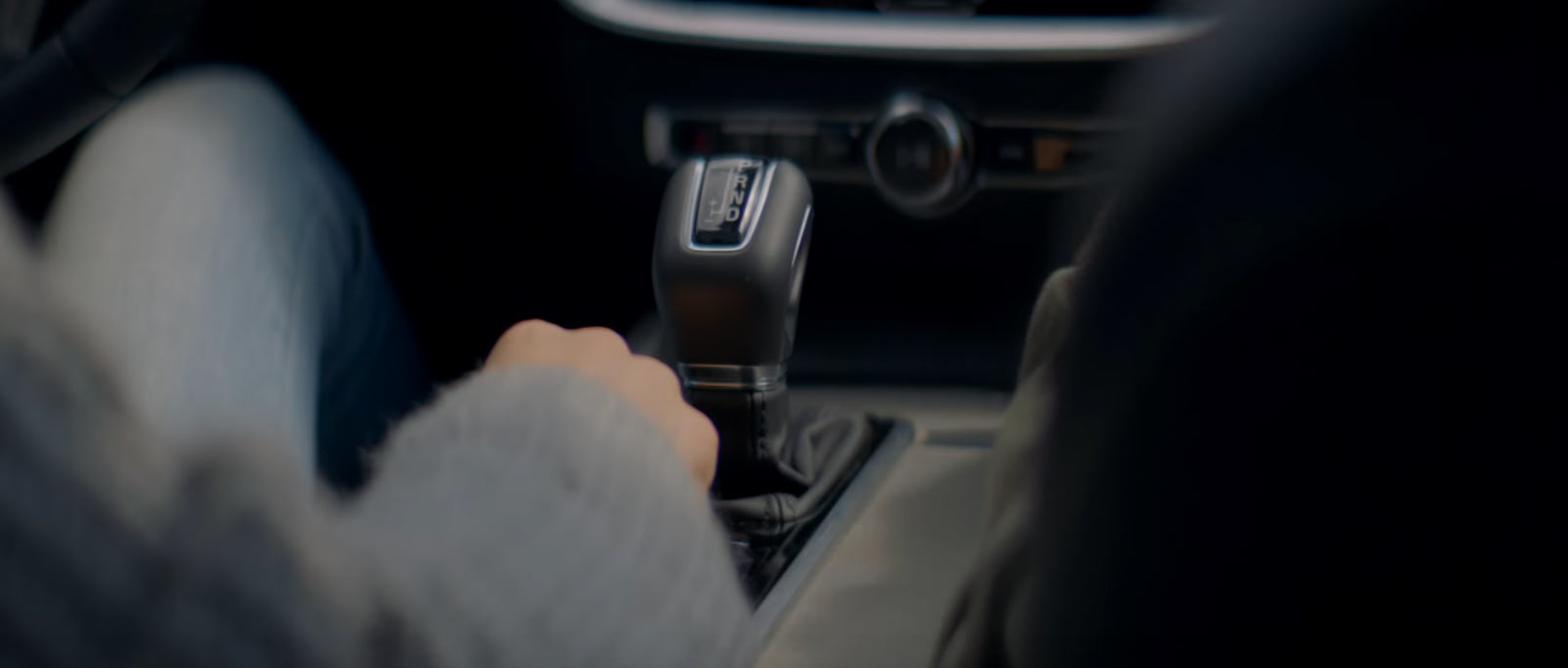 Volvo-V60-6 2019 Volvo V60 Teased In Retro-Themed Video