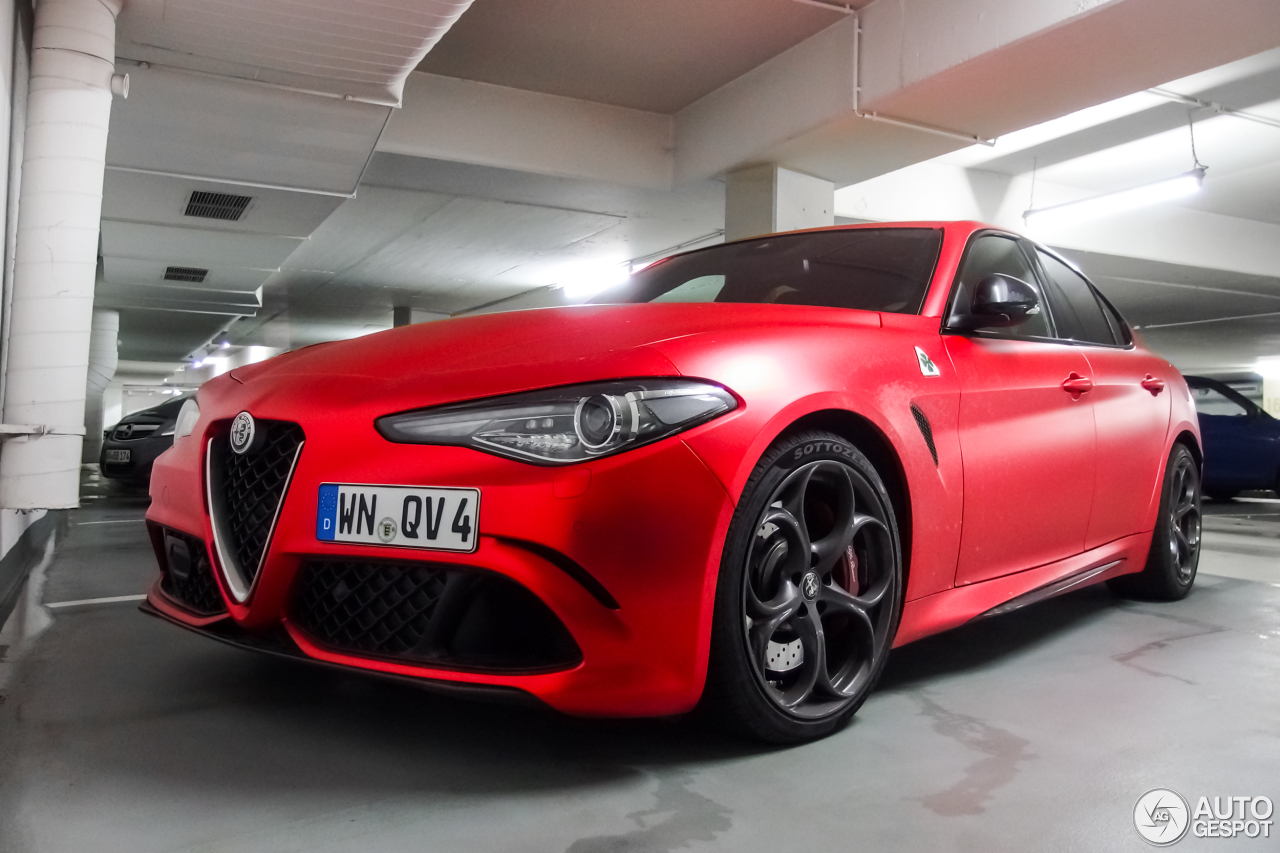 alfa-giulia-qv-matte-red-spotted-7 Is Matte Red Alfa Romeo Giulia Quadrifoglio Awesome Or What?