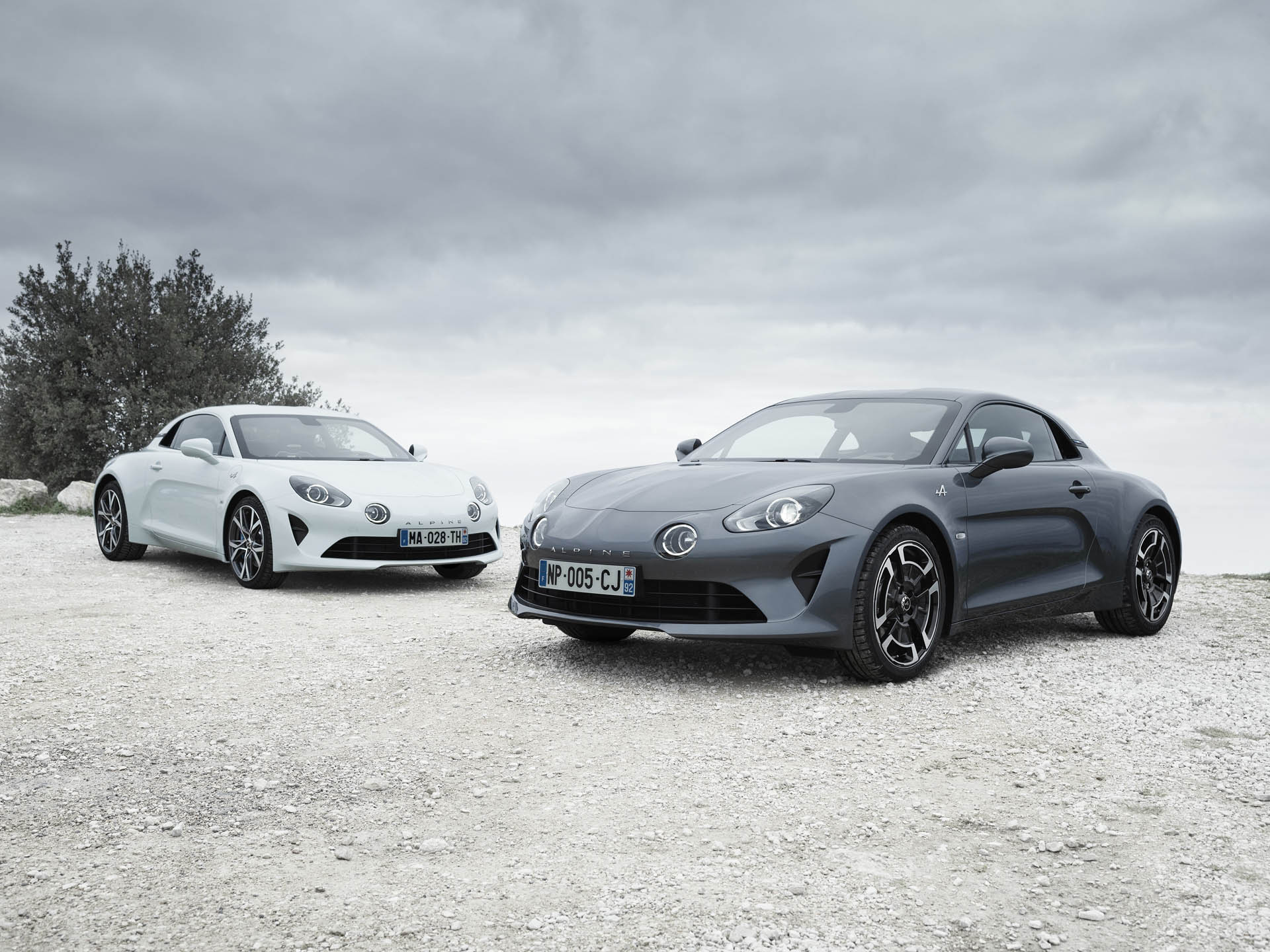 2018 - ALPINE A110 Pure et ALPINE A110 Légende Alpine A110 Stripped Down, Luxed Up For Geneva
