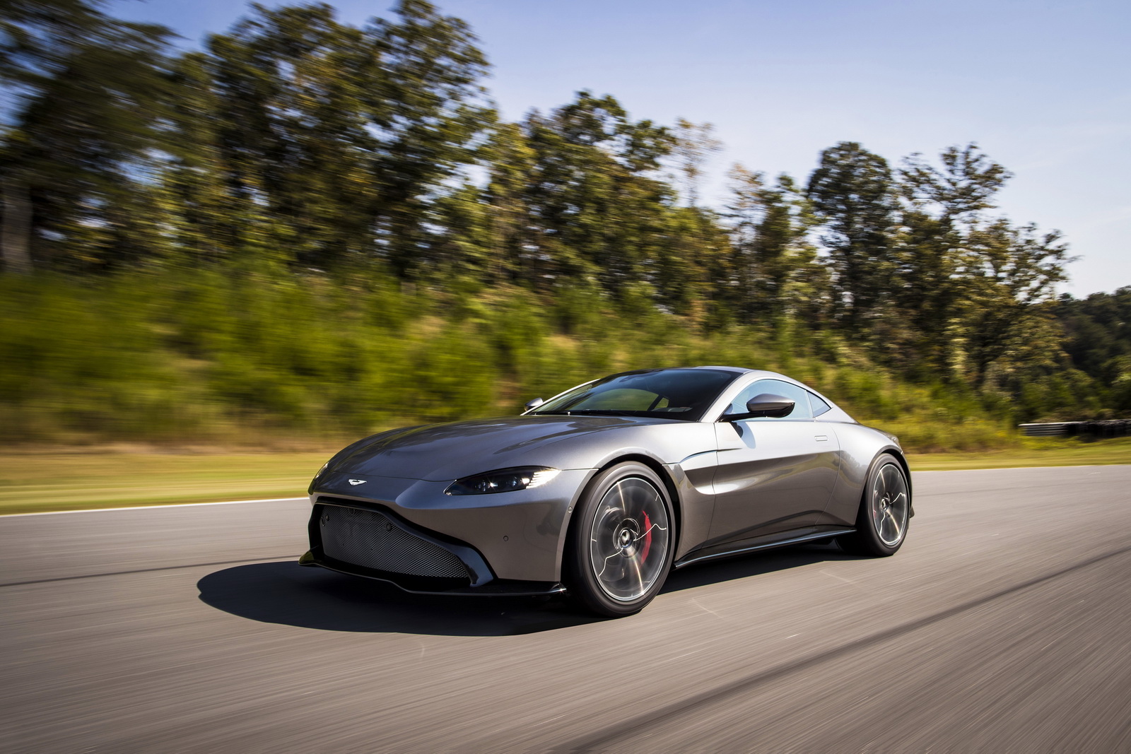 aston-martin-2018-geneva-motor-show-10 Aston Martin Bringing Its Road And Race Cars To Geneva