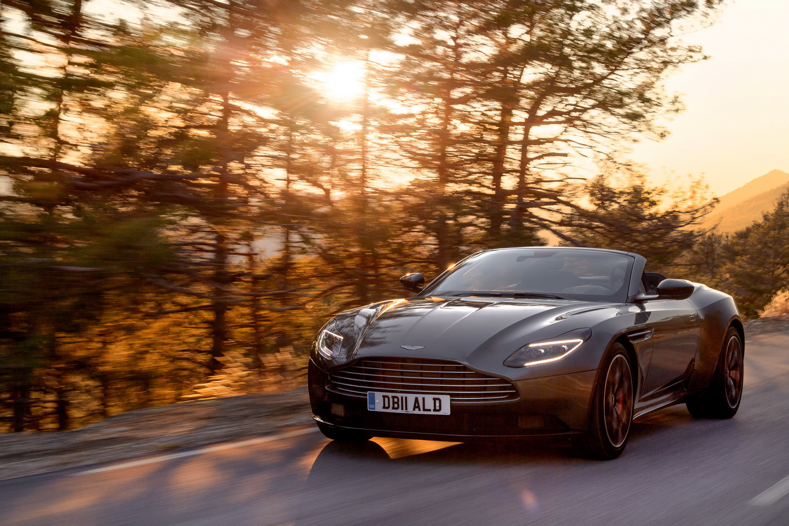 aston-martin-2018-geneva-motor-show-4 Aston Martin Bringing Its Road And Race Cars To Geneva