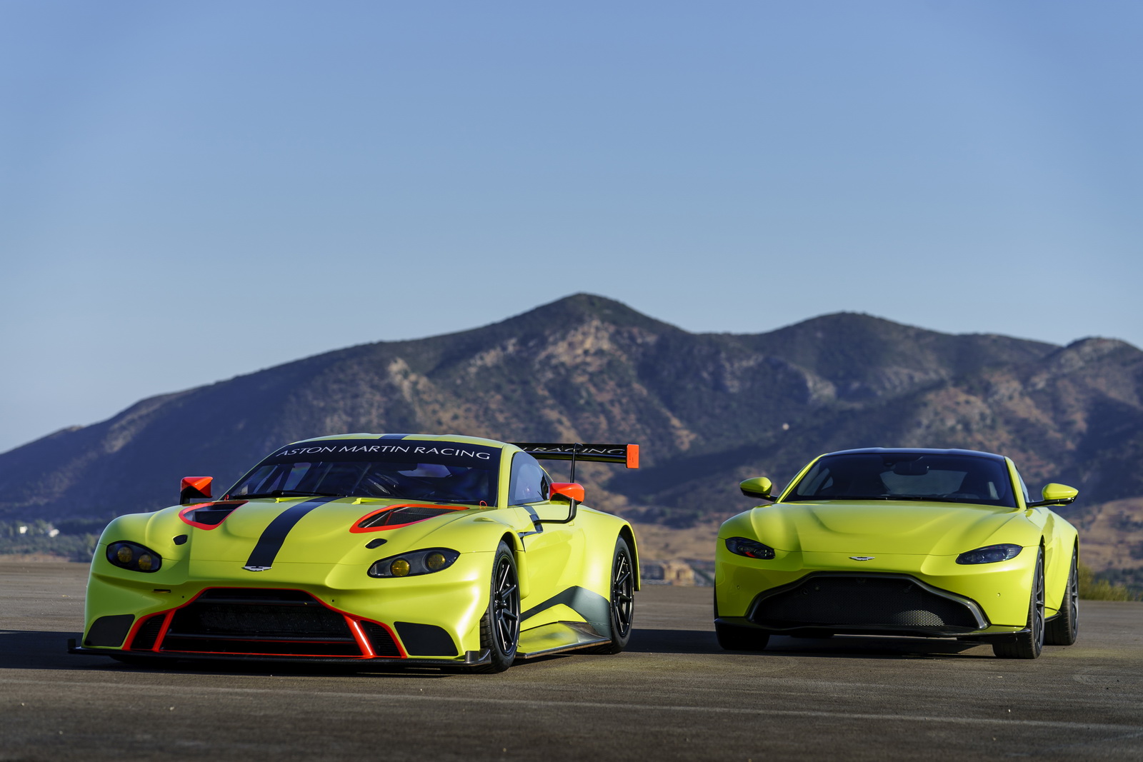 aston-martin-2018-geneva-motor-show-9 Aston Martin Bringing Its Road And Race Cars To Geneva
