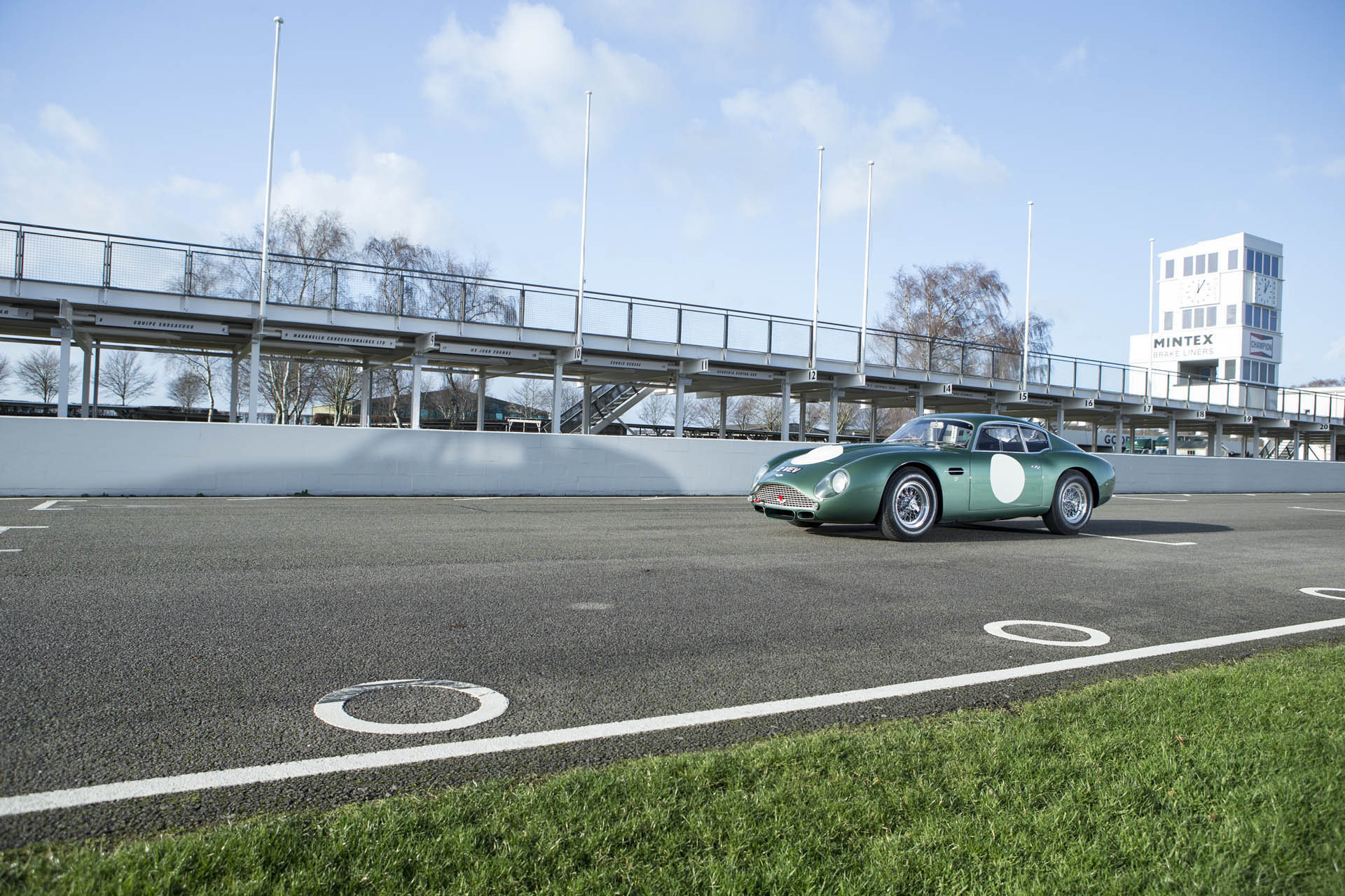 aston-martin-db4gt-zagato-2vev-01 This Aston Martin DB4GT Zagato Could Prove The Most Expensive British Car Ever Sold In Britain