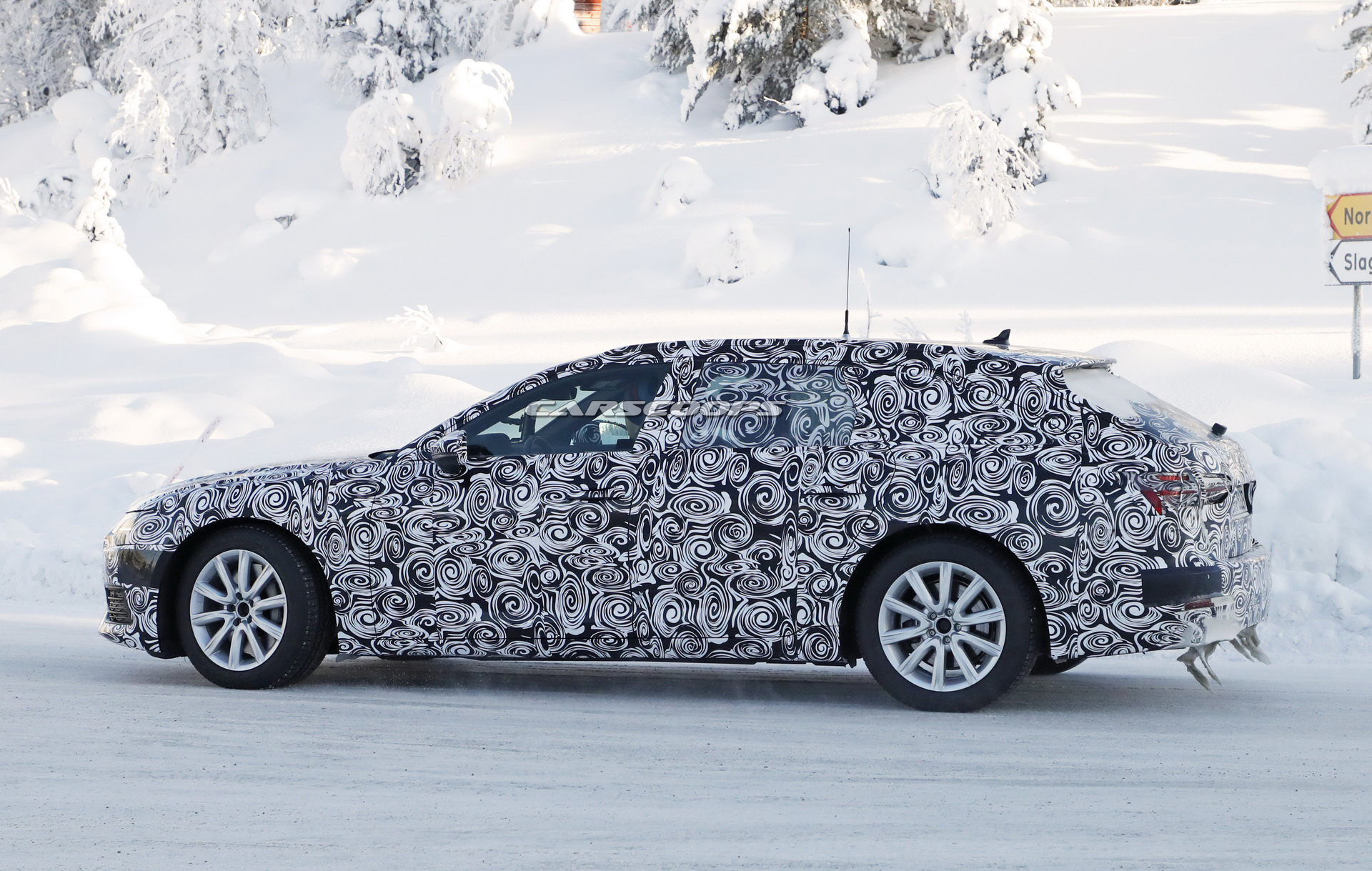 audi-a6-avant-spied-inside-out-8 2019 Audi A6 Interior Shots Reveal A7-Like Dashboard