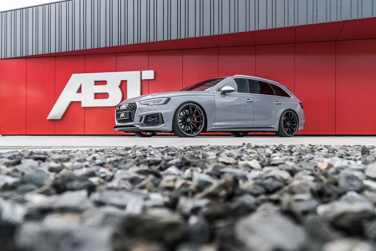 audi-rs4-abt-tuning-2 ABT Gives Us 60 More Reasons To Like The Audi RS4 Avant