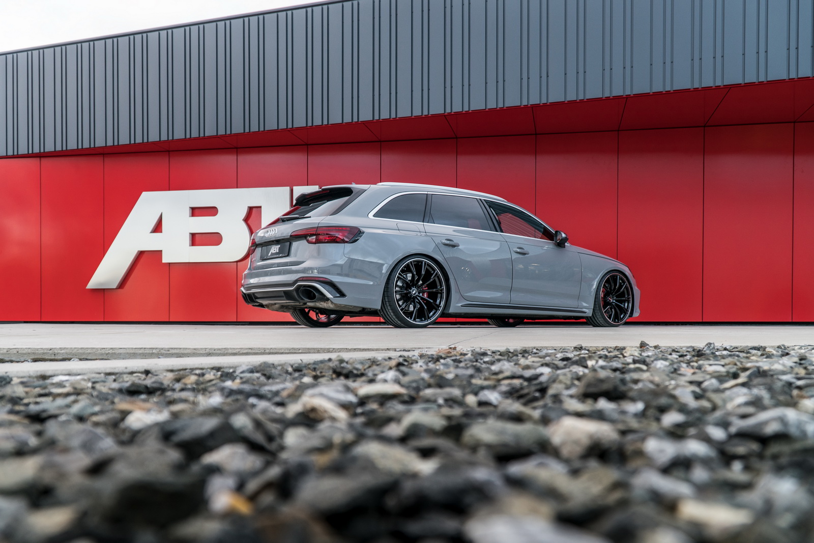 audi-rs4-abt-tuning-4 ABT Gives Us 60 More Reasons To Like The Audi RS4 Avant