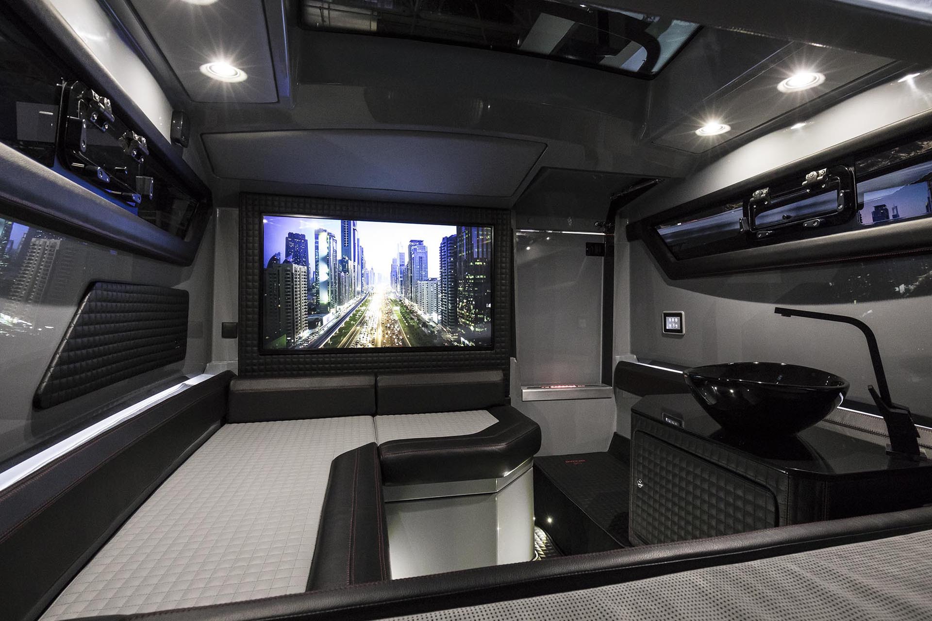 bildspel_0003_Brabus-Shadow-800-by-Axopar_R7A2303 Brabus Shadow 800 Puts The Benz Tuner Out To Sea