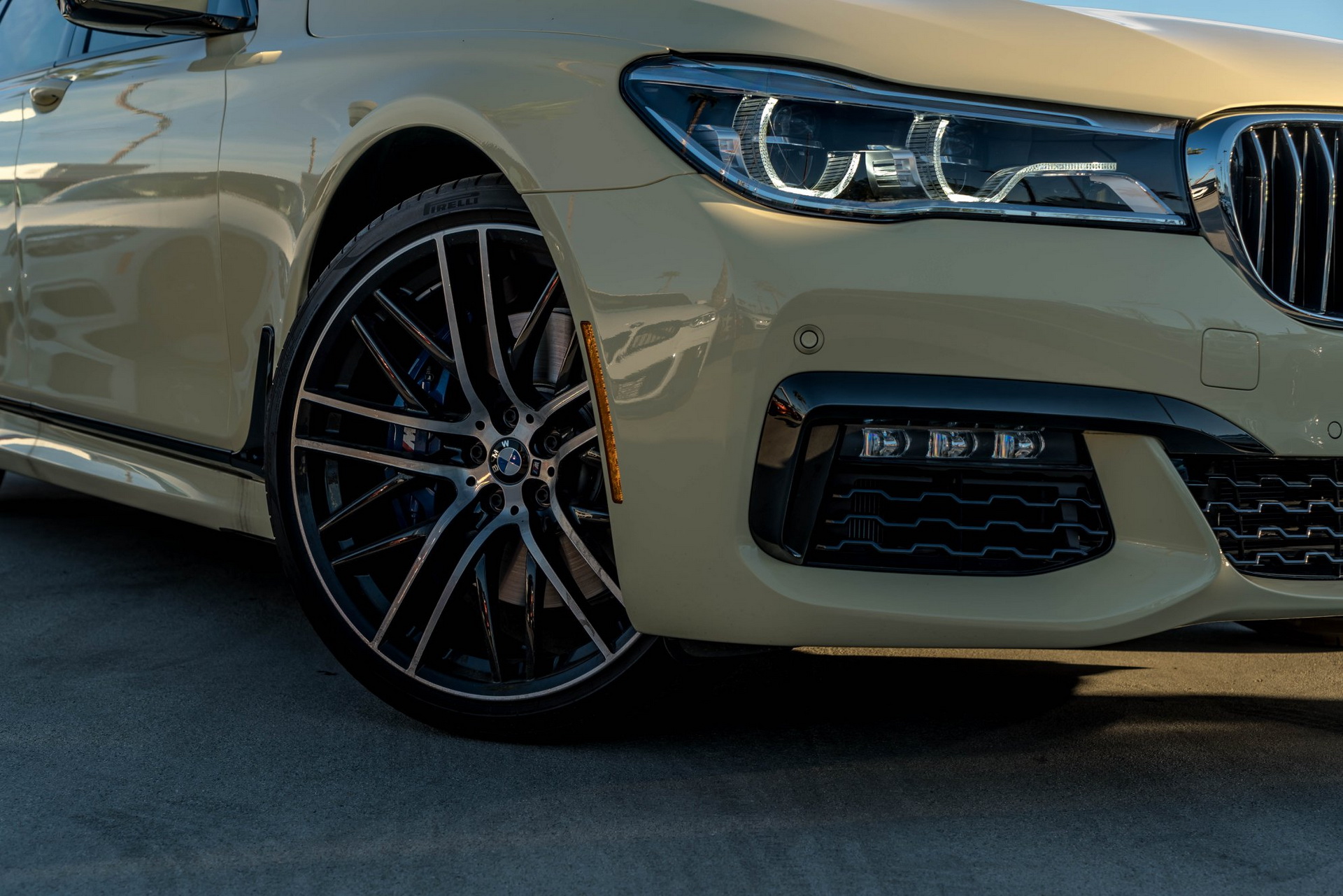 bmw-750i-ivory-exterior-3 This BMW Individual 750i M Pack In Ivory Looks Like A German Taxi