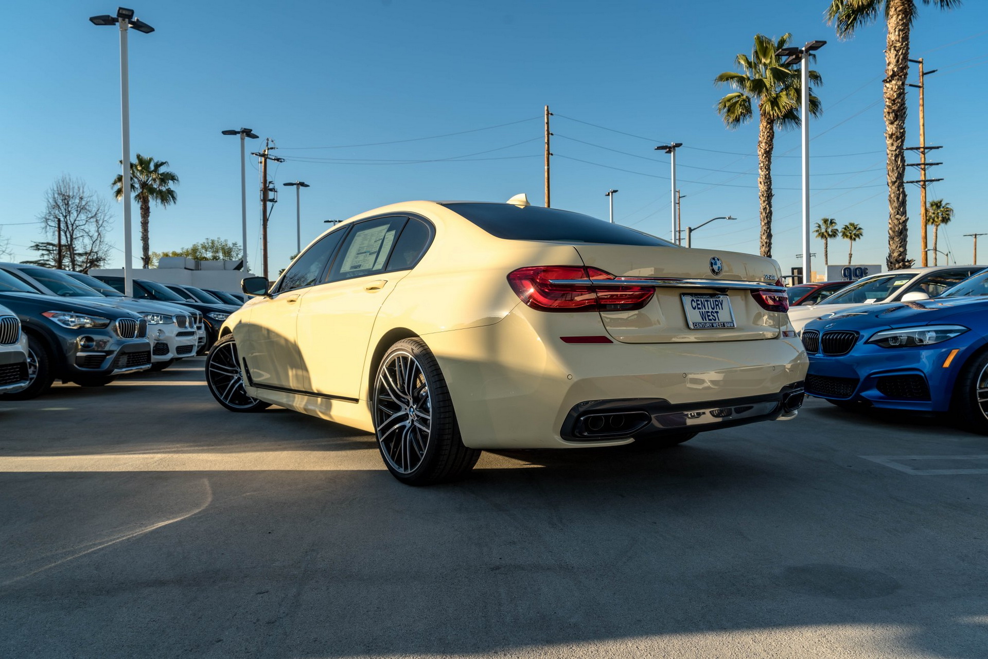 bmw-750i-ivory-exterior-6 This BMW Individual 750i M Pack In Ivory Looks Like A German Taxi