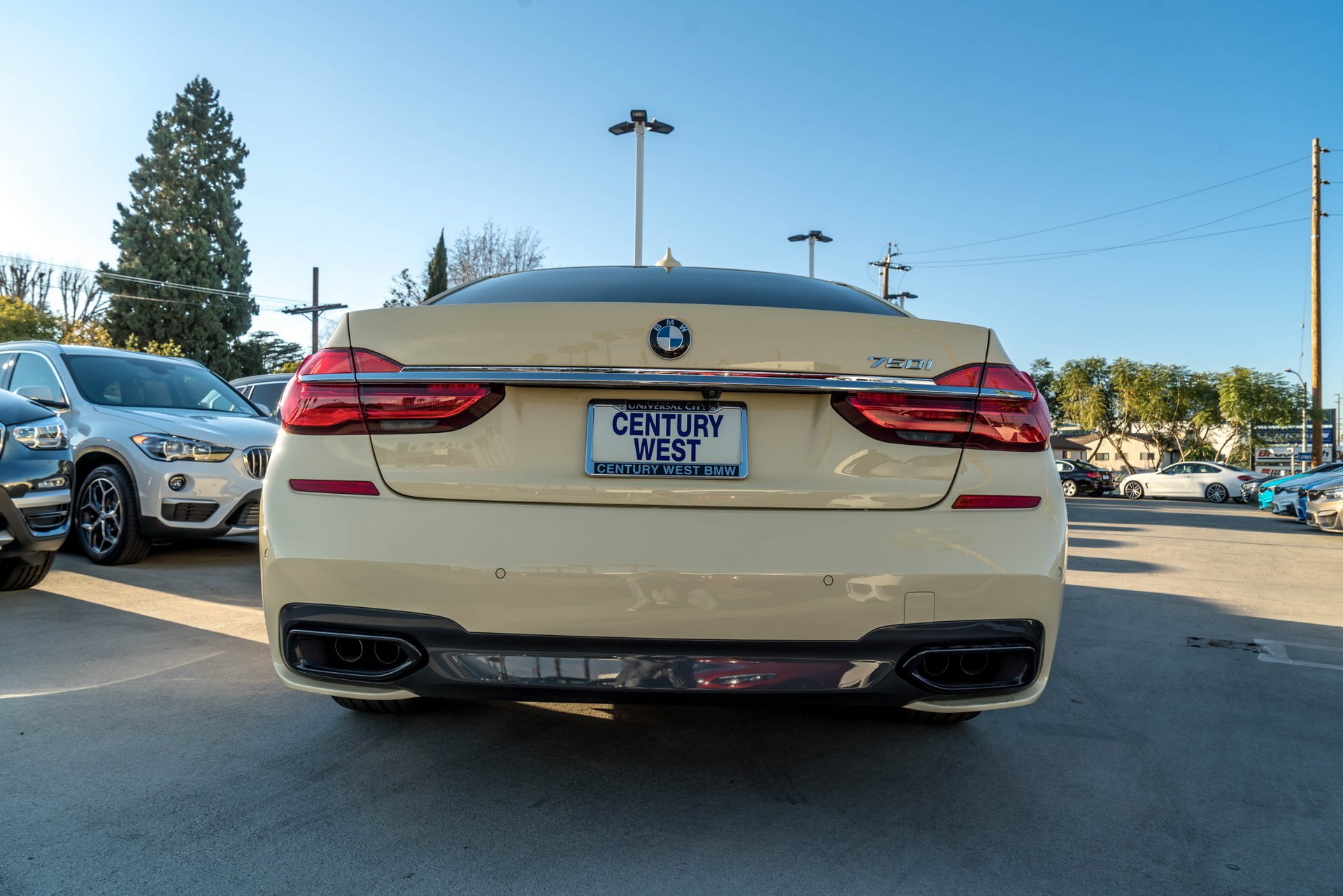 bmw-750i-ivory-exterior-7 This BMW Individual 750i M Pack In Ivory Looks Like A German Taxi