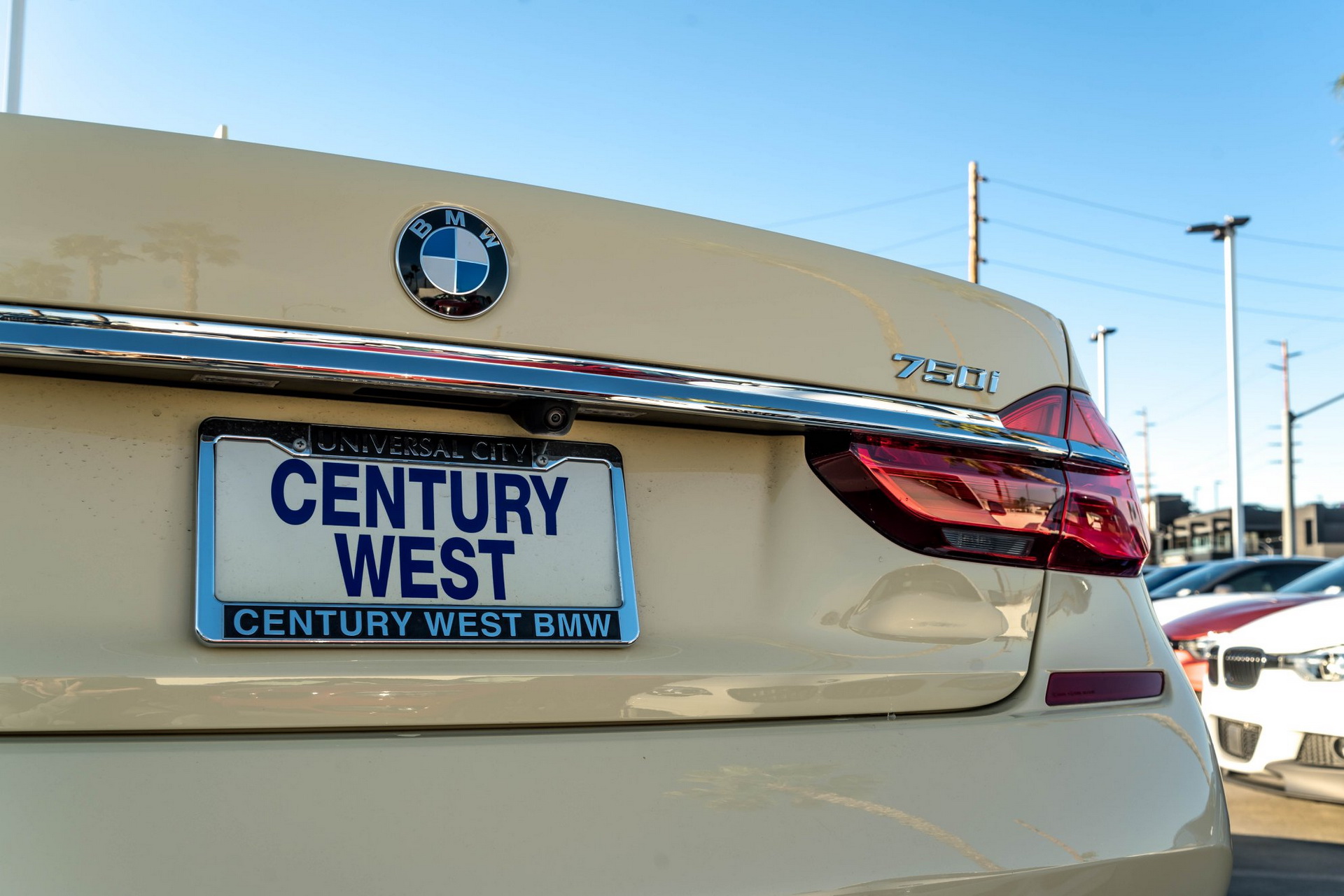 bmw-750i-ivory-exterior-8 This BMW Individual 750i M Pack In Ivory Looks Like A German Taxi