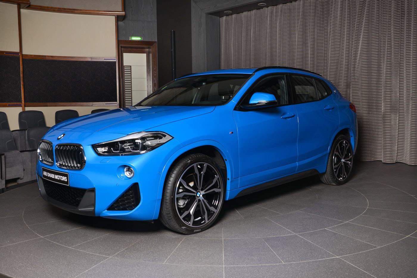 bmw-x2-sdrive20i-05 BMW X2 sDrive20i M Sport In Misano Blue Looks Sportier Than It Should