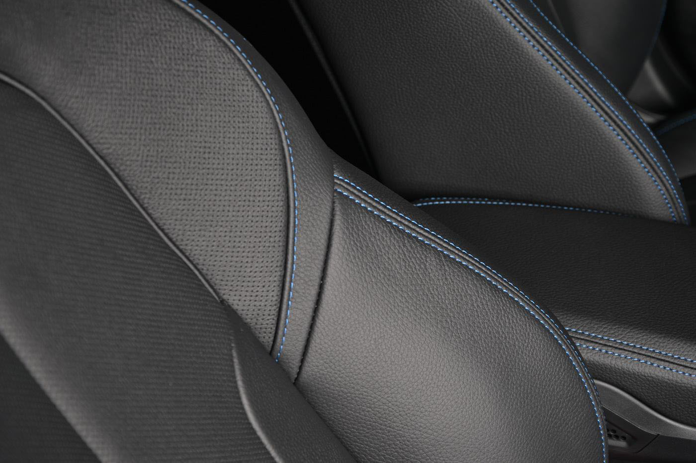 bmw-x2-sdrive20i-19 BMW X2 sDrive20i M Sport In Misano Blue Looks Sportier Than It Should