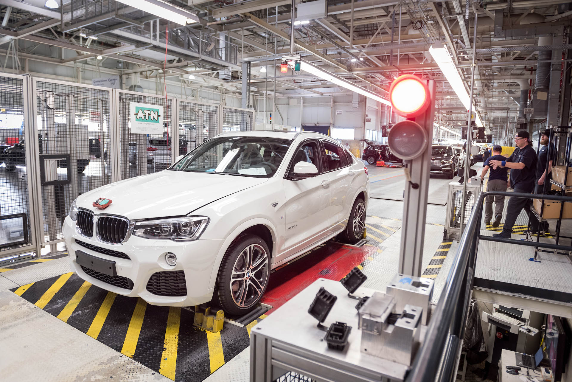 bmw-x4-200000-06 BMW Produces Its 200,000th X4 As It Prepares For The New One