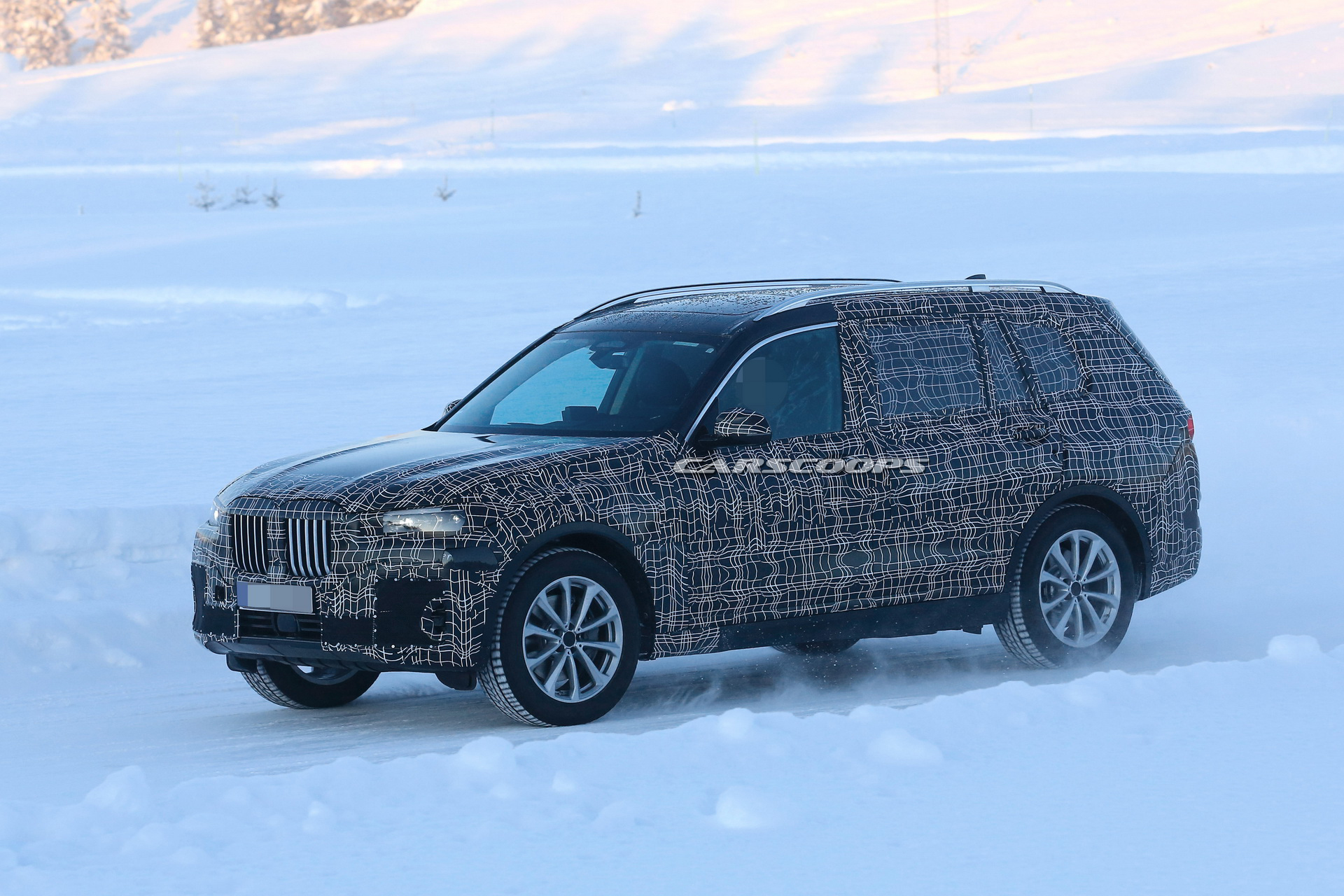 bmw-x7-prototype-less-camo-13 2019 BMW X7 Striptease Continues, Merc’s GLS Might Need To Worry