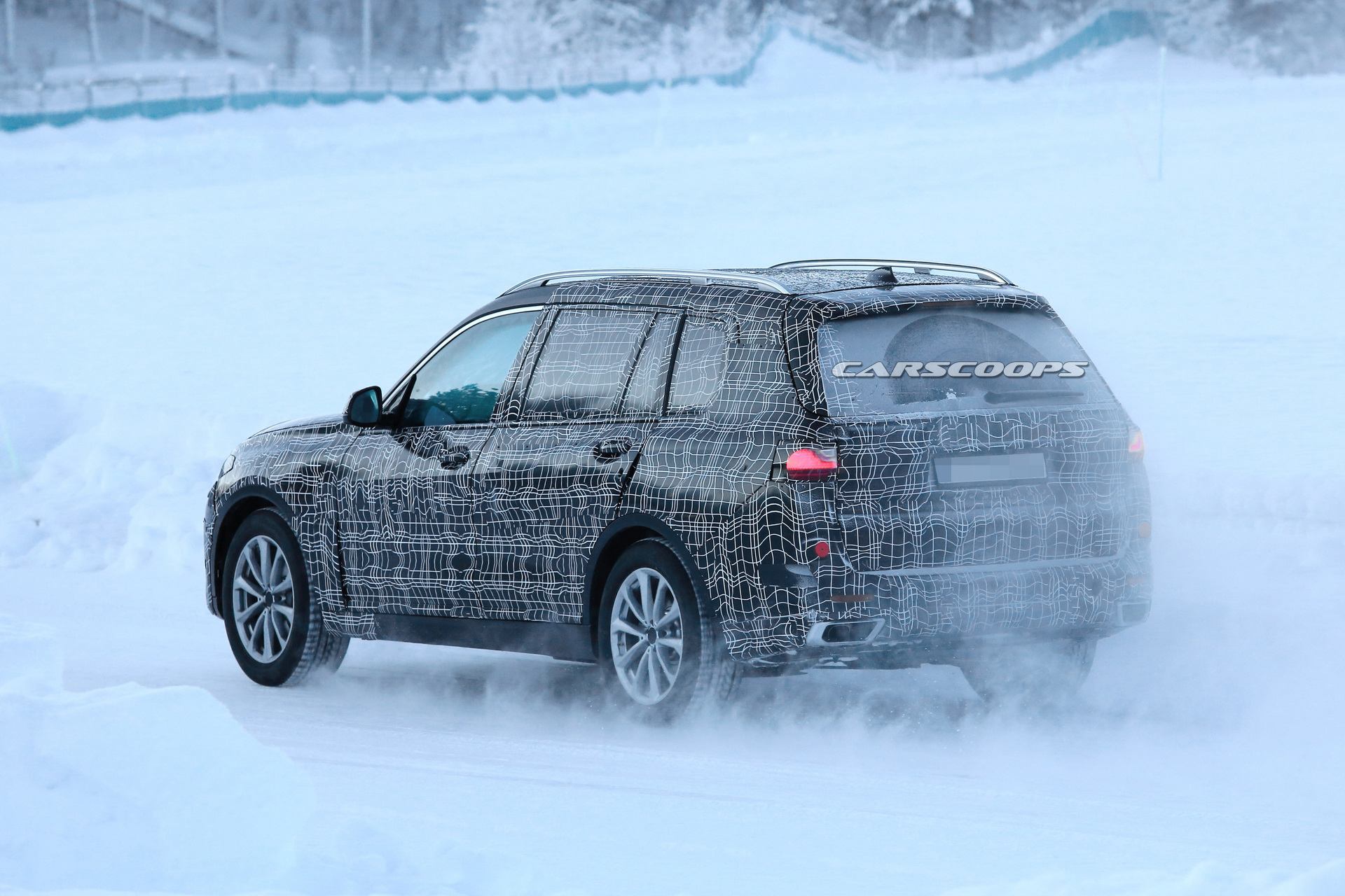 bmw-x7-prototype-less-camo-17 2019 BMW X7 Striptease Continues, Merc’s GLS Might Need To Worry