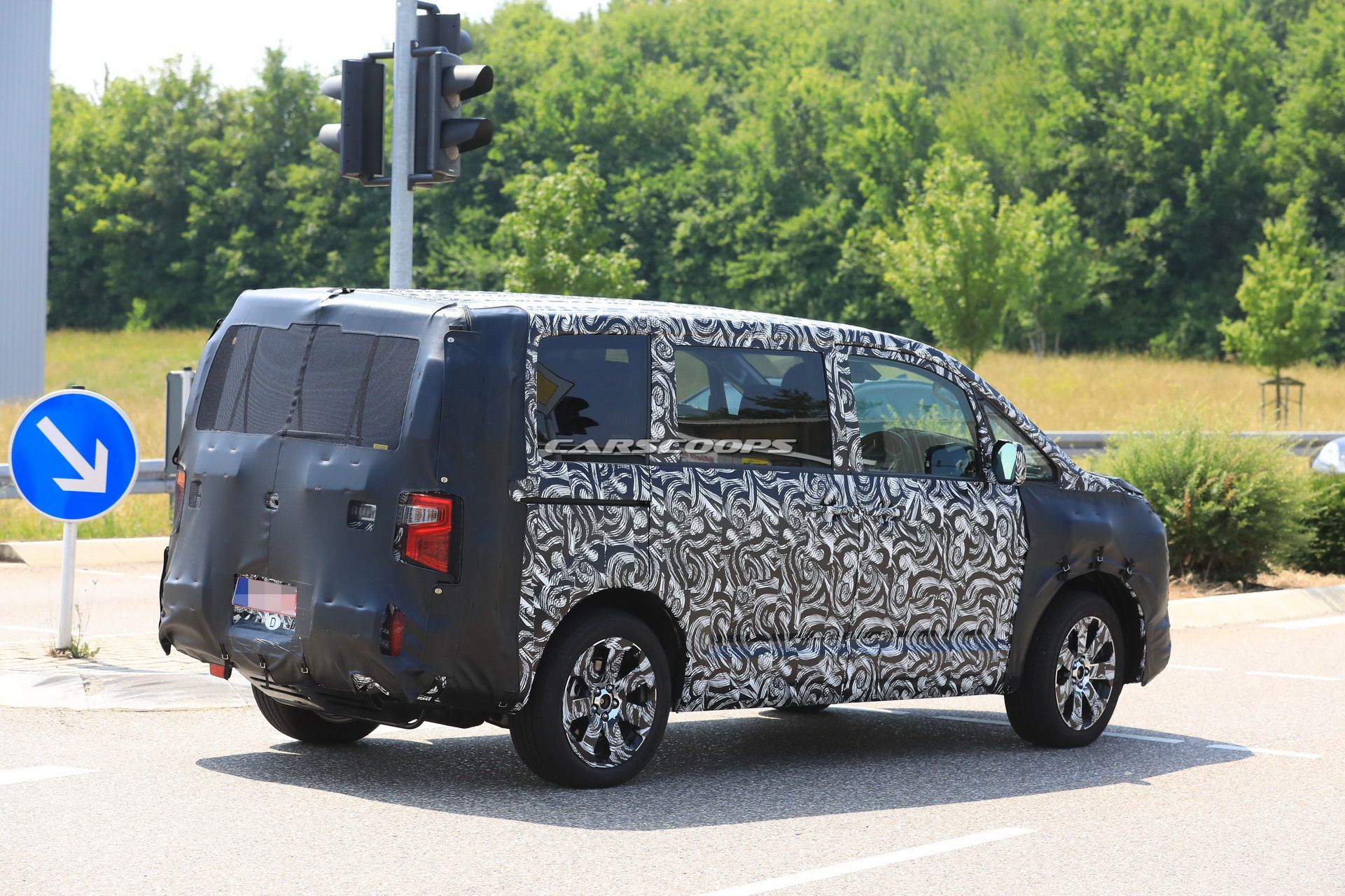 2019 New Mitsubishi Delica 19 2019 Mitsubishi Delica Is A Minivan Crossover Based On The Outlander