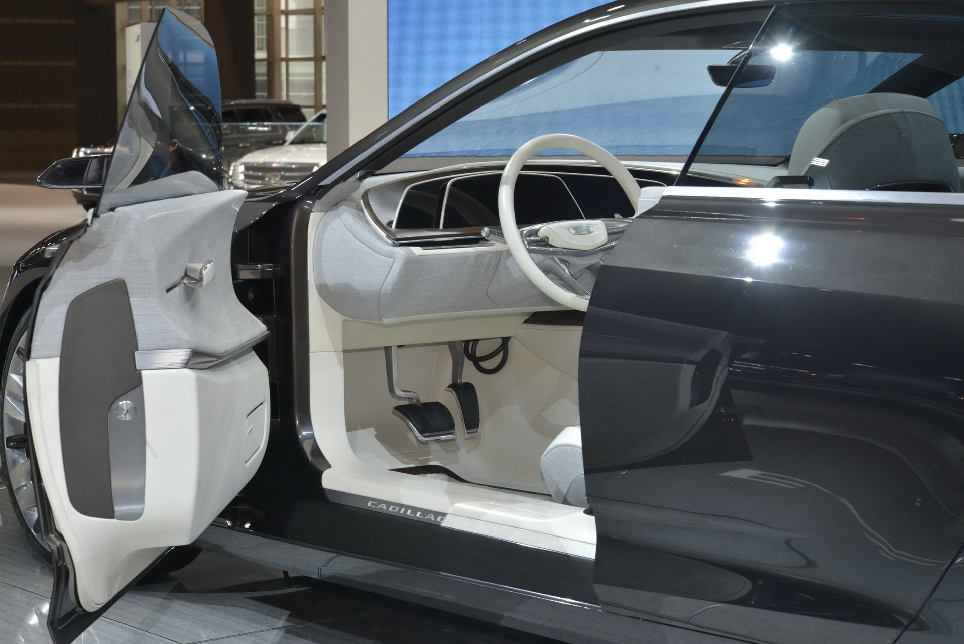 cadillac-escala-concept-livepics-chicago18-15 Cadillac Dusts Off Escala Concept To Remind Us Of Upcoming CT5, Restyled CT6