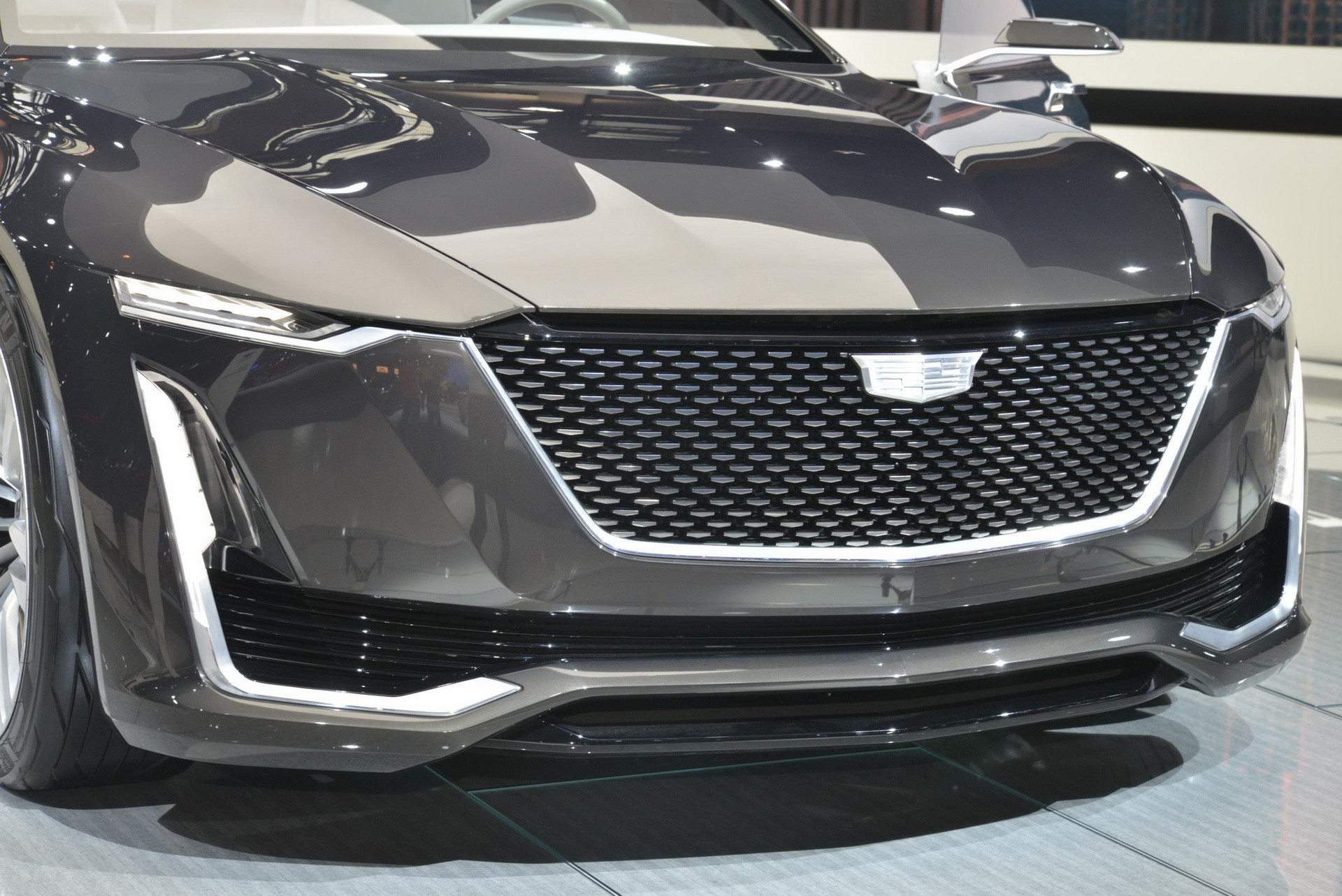 cadillac-escala-concept-livepics-chicago18-9 Cadillac Dusts Off Escala Concept To Remind Us Of Upcoming CT5, Restyled CT6