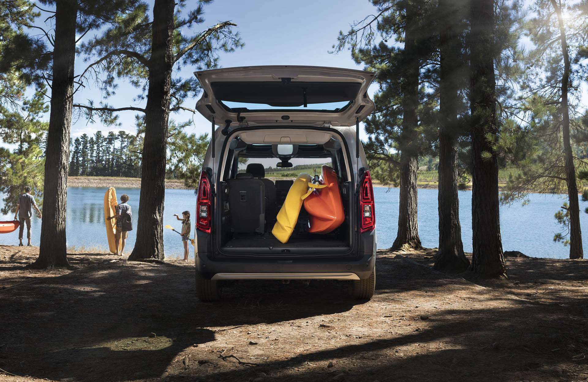 Copyright William Crozes @ Continental Productions New Citroën Berlingo Multispace Fuses Minivan With SUV Looks | Geneva Images