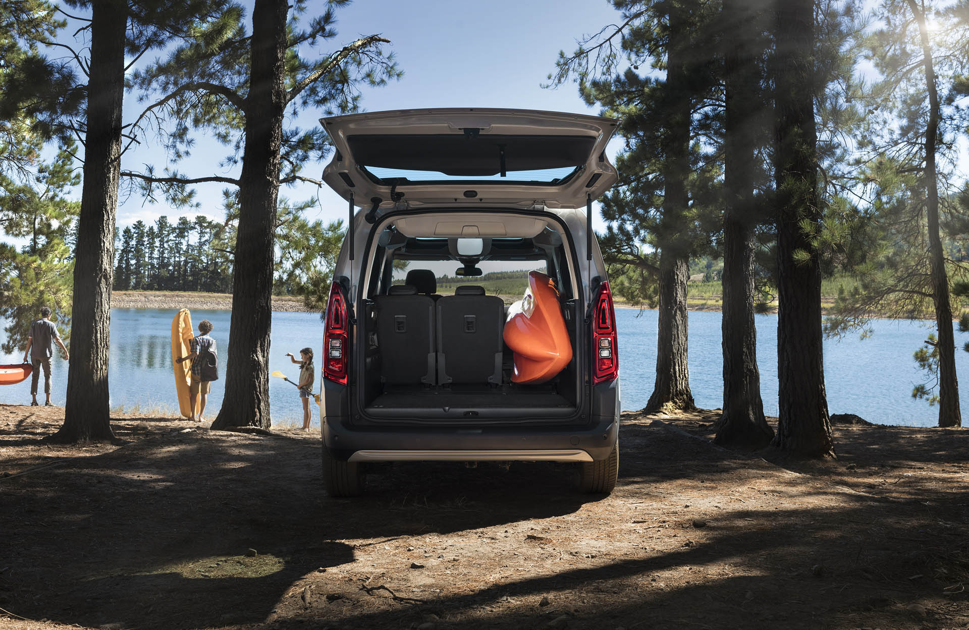 Copyright William Crozes @ Continental Productions New Citroën Berlingo Multispace Fuses Minivan With SUV Looks | Geneva Images