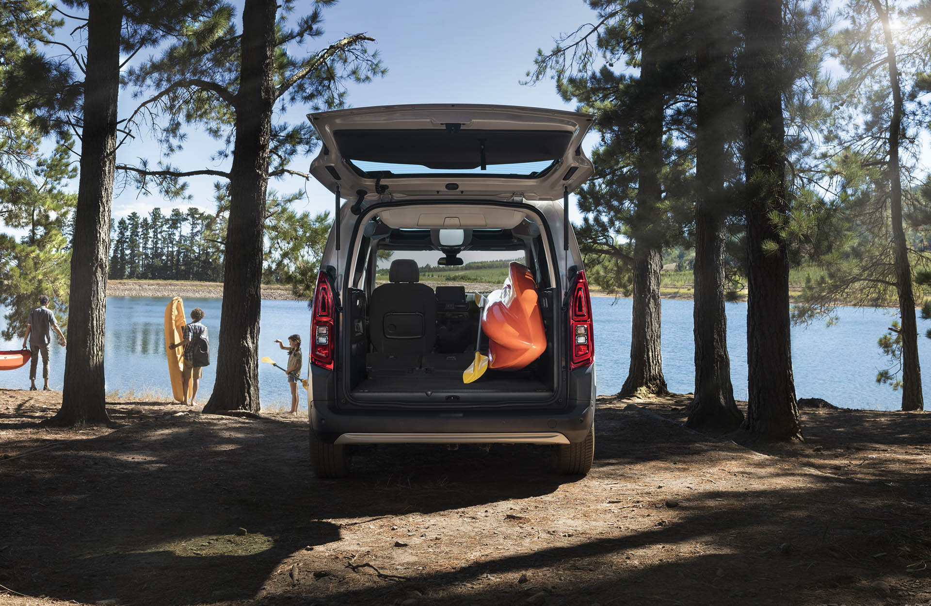 Copyright William Crozes @ Continental Productions New Citroën Berlingo Multispace Fuses Minivan With SUV Looks | Geneva Images