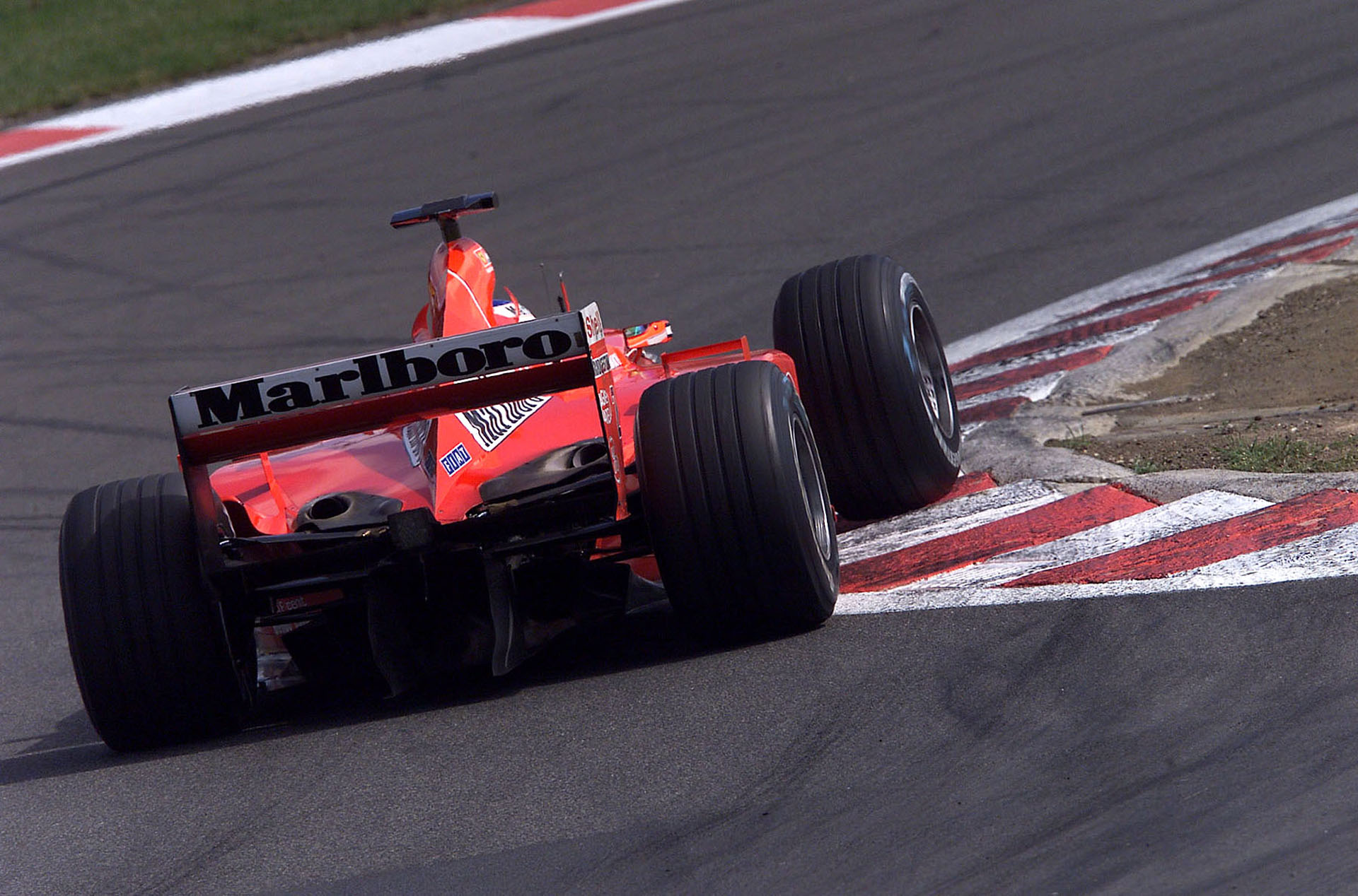 ferrari-marlboro-03 Marlboro Keeps Sponsoring Scuderia Ferrari Long After Tobacco Branding Has Left F1