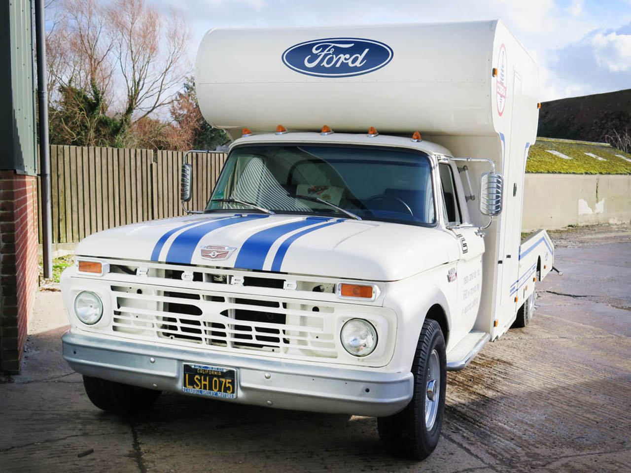 ford-f350-shelby-transporter-01 Get Your Cobra To The Track In This Classic 1966 Ford F-350 Transporter