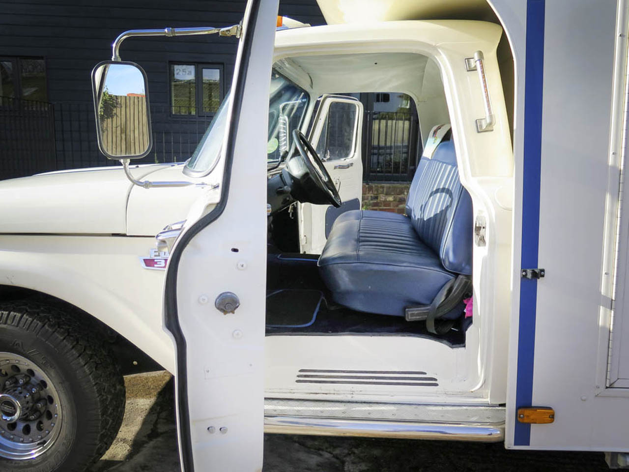 ford-f350-shelby-transporter-09 Get Your Cobra To The Track In This Classic 1966 Ford F-350 Transporter