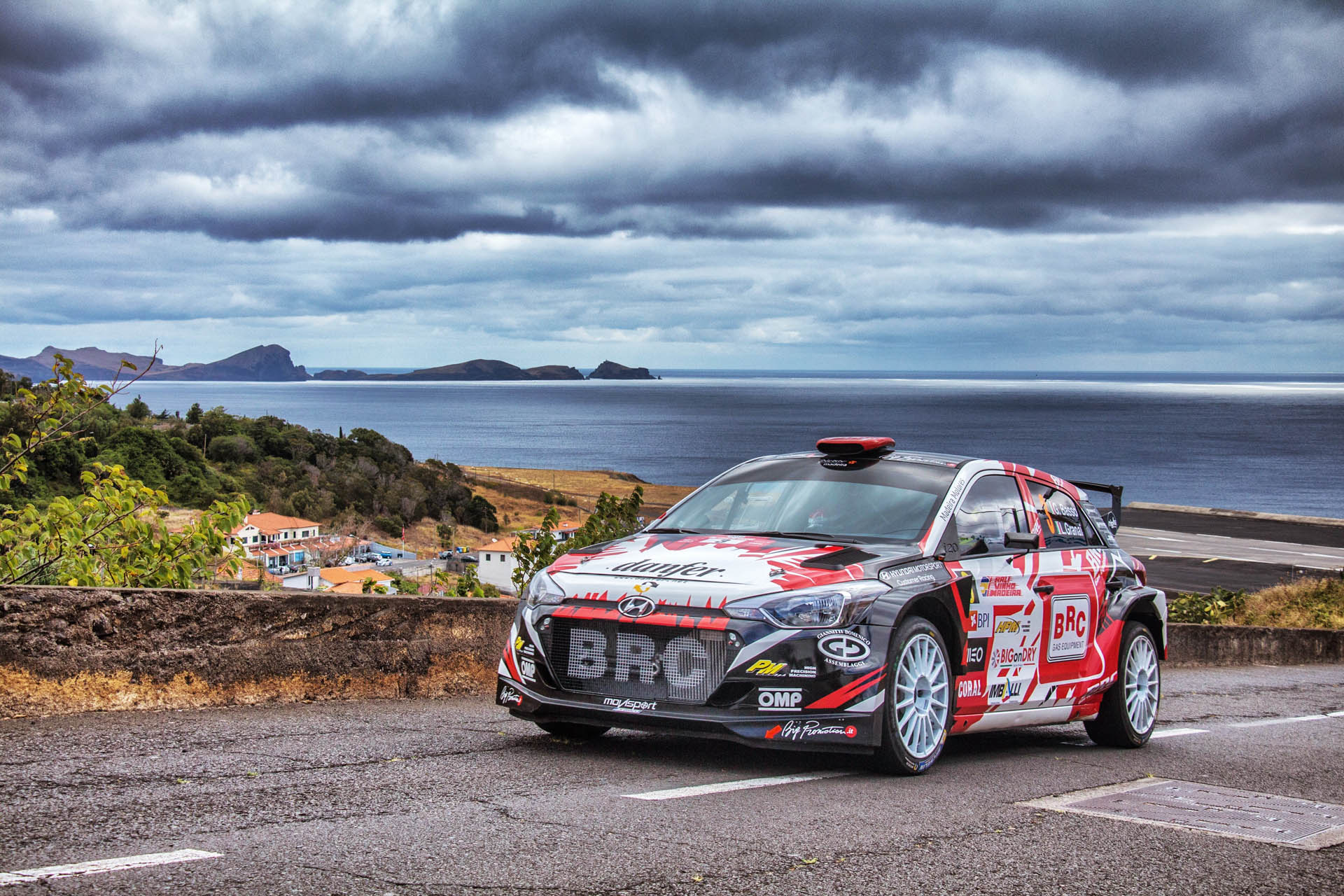 hyundai-motorsport-responsive-i20-r5-2018-03-hires Hyundai Launches Upgraded i20 R5 Rally Car For 2018